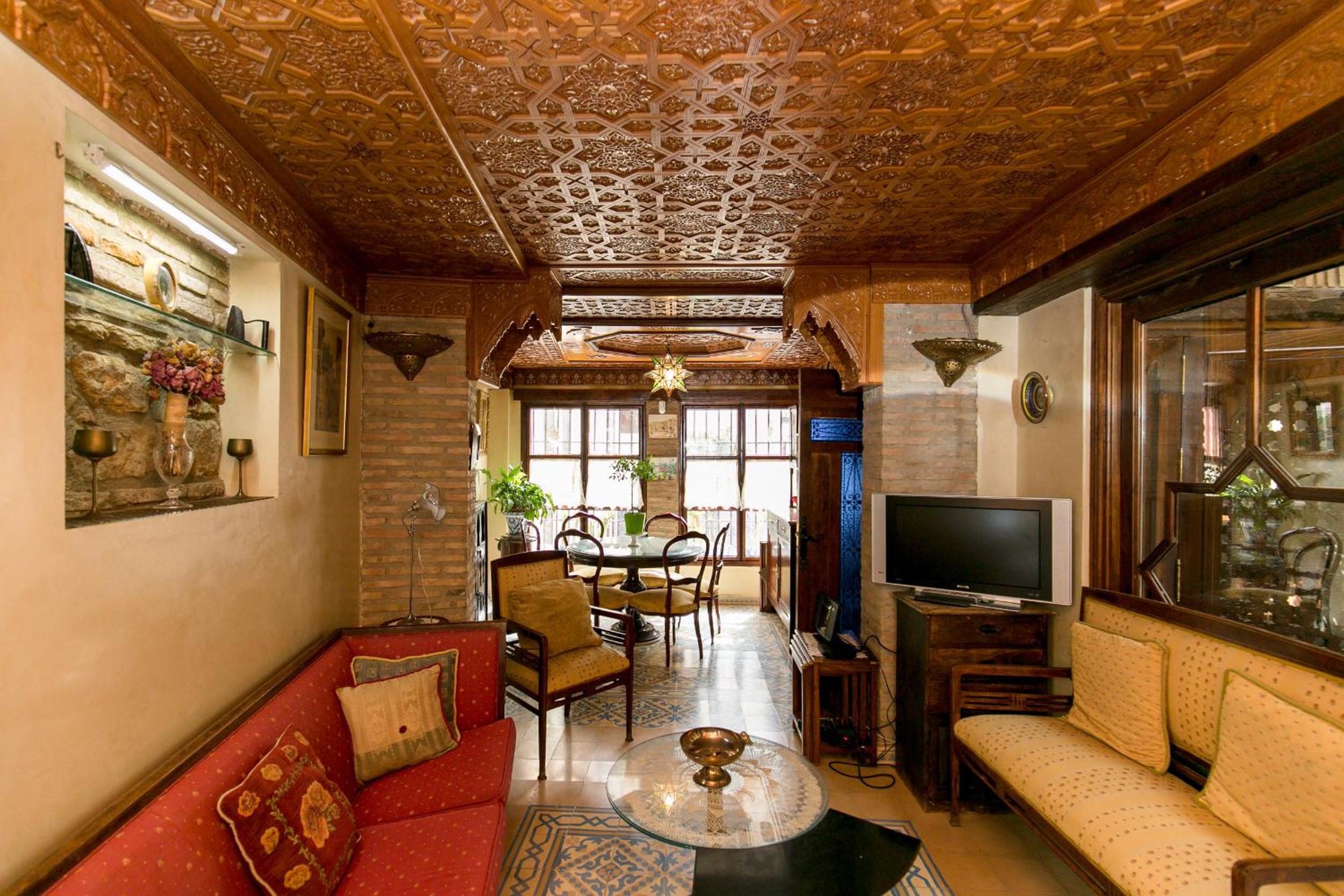 Charming Andalusian house - free parking