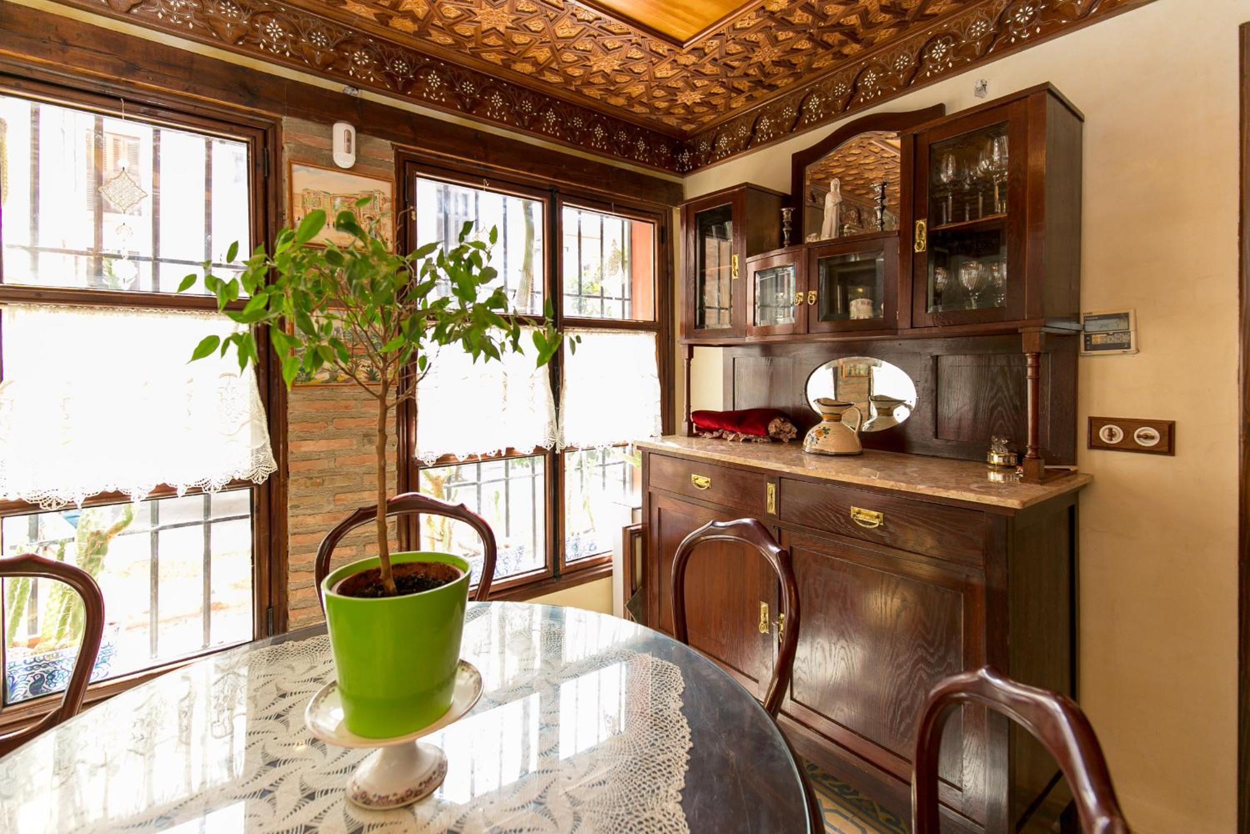 Charming Andalusian house - free parking