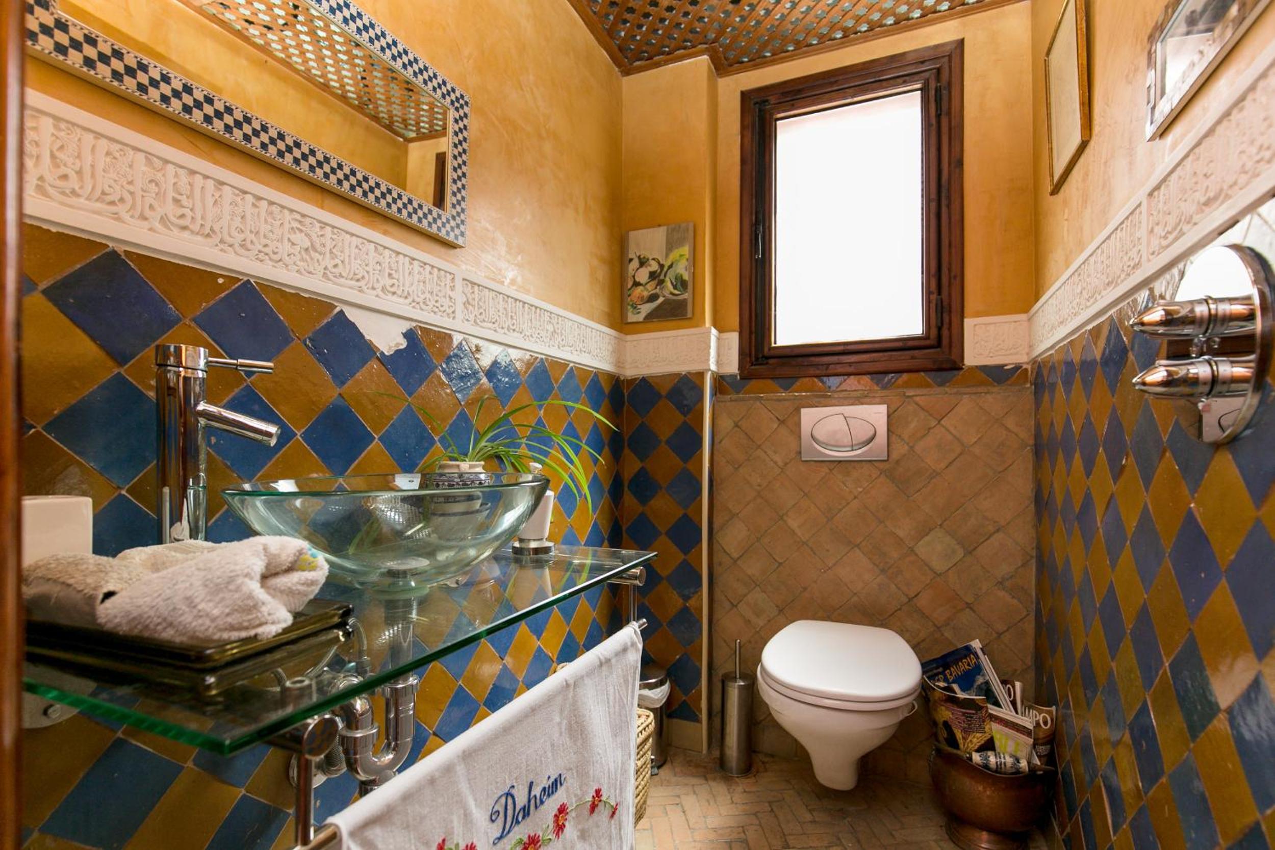 Charming Andalusian house - free parking