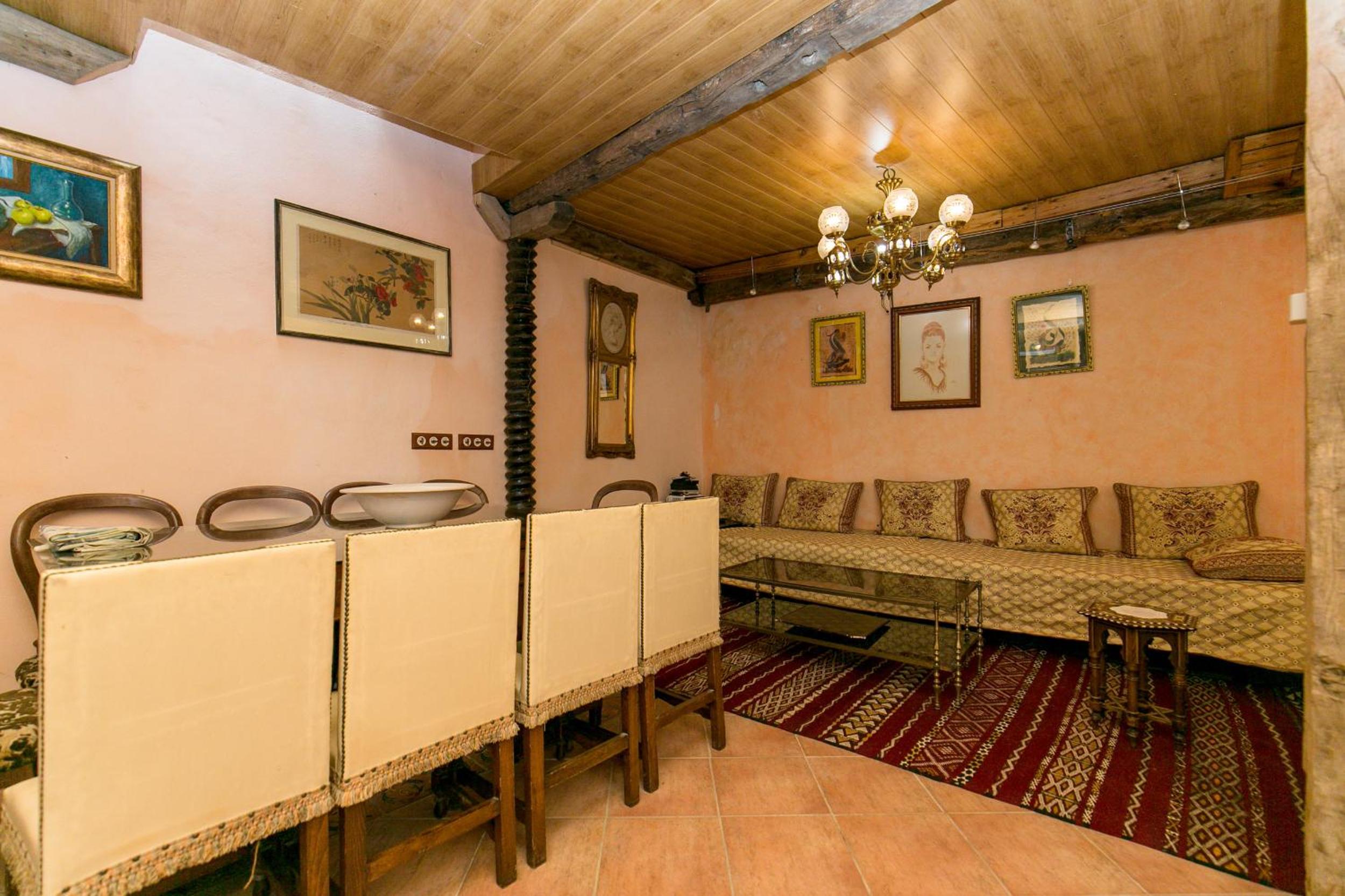 Charming Andalusian house - free parking