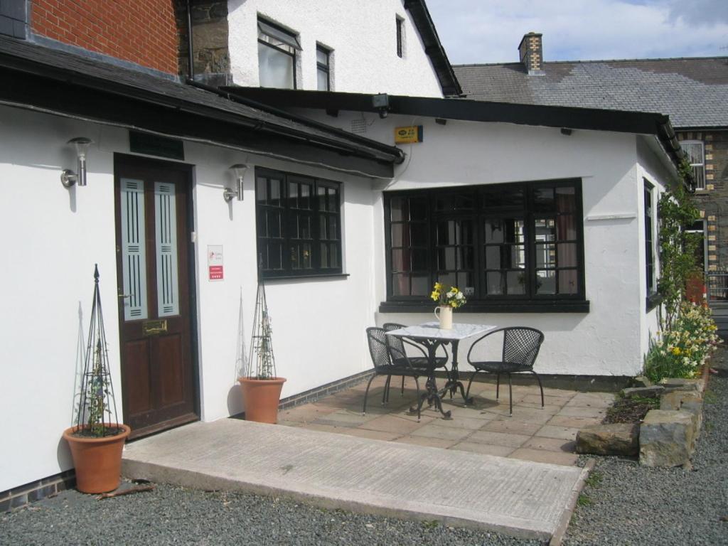 The Horseshoe Guesthouse view 3