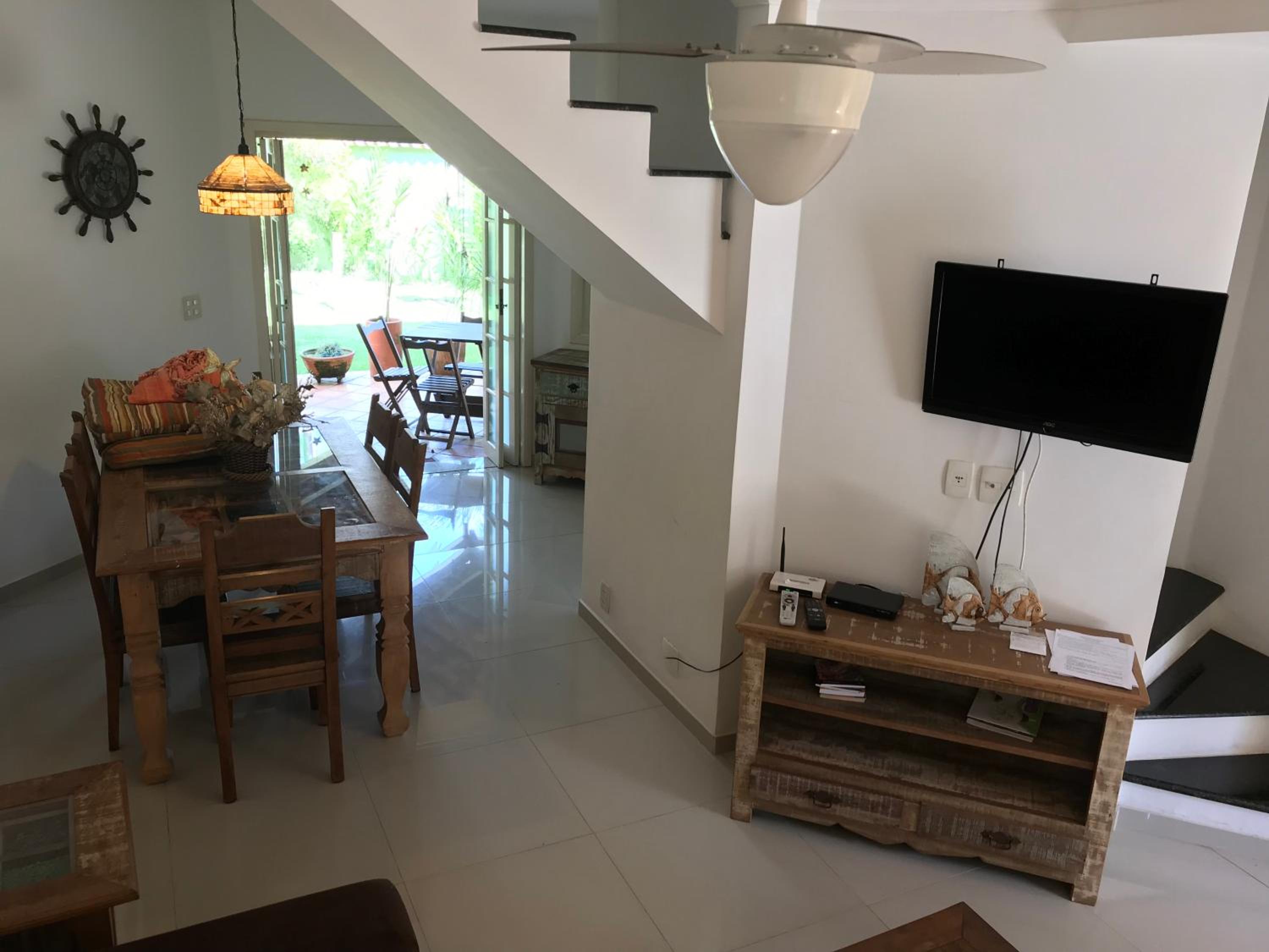 Linda casa em condomínio