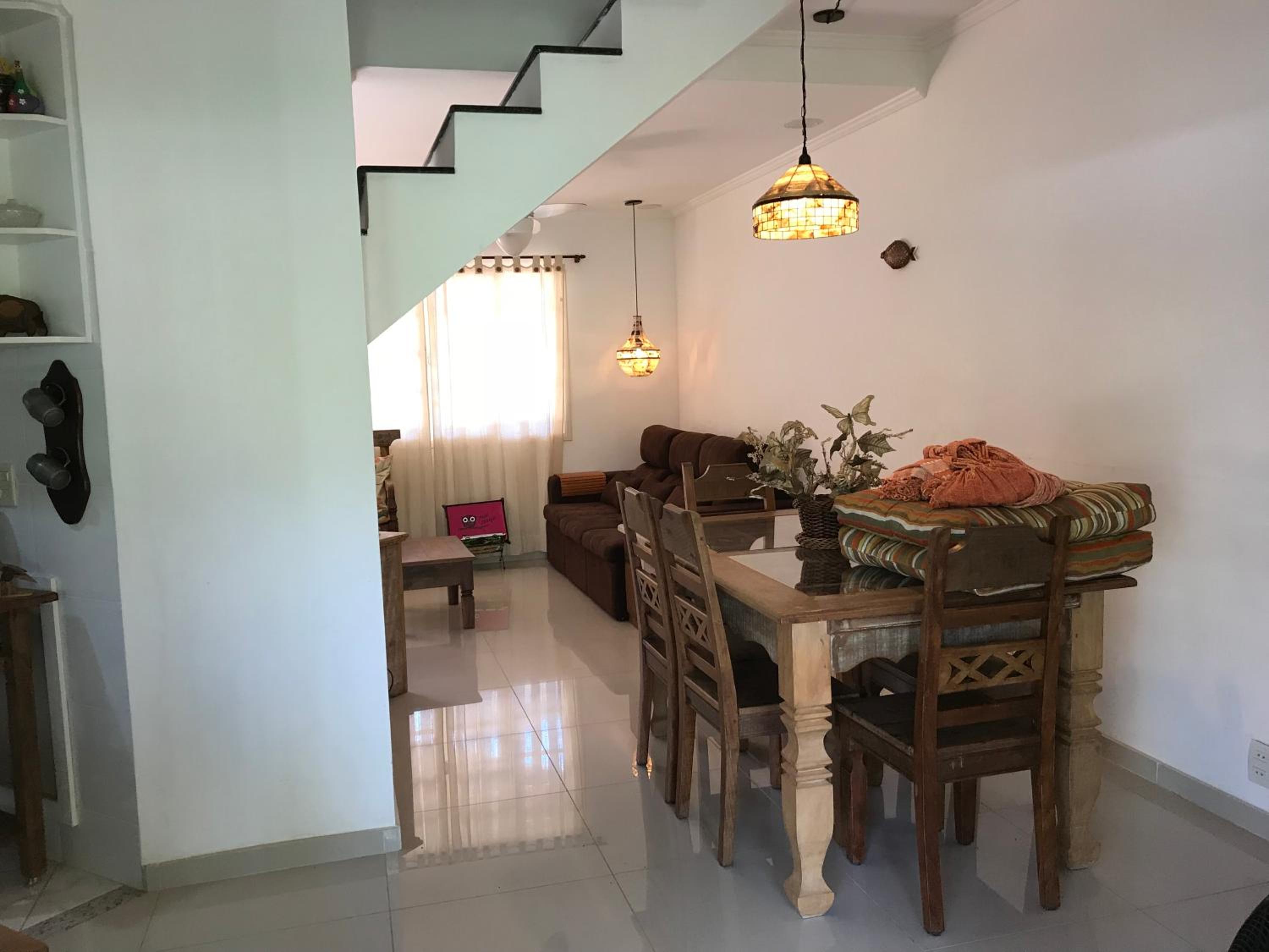 Linda casa em condomínio