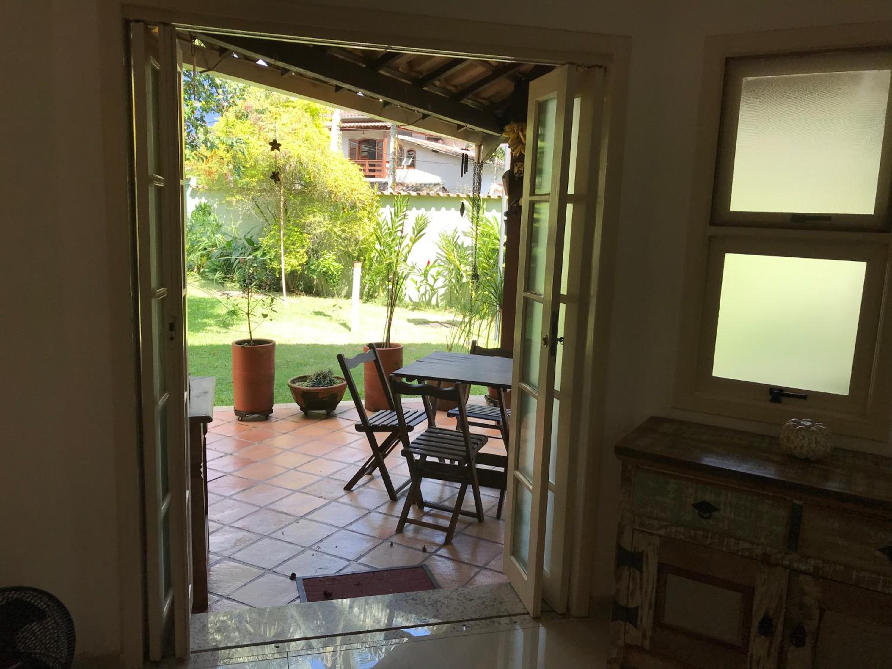 Linda casa em condomínio