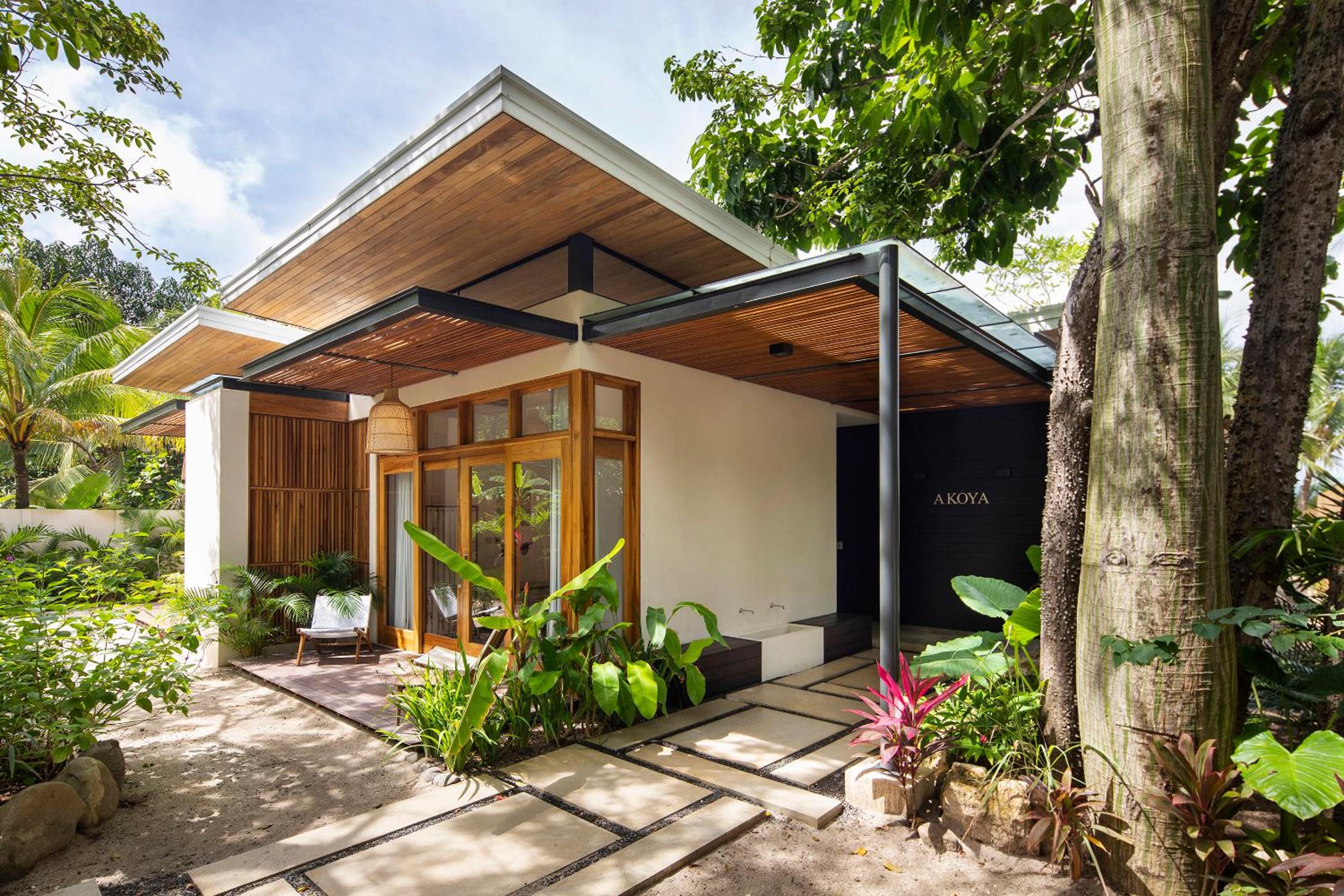 Luxury Beachfront Villa Akoya view 5