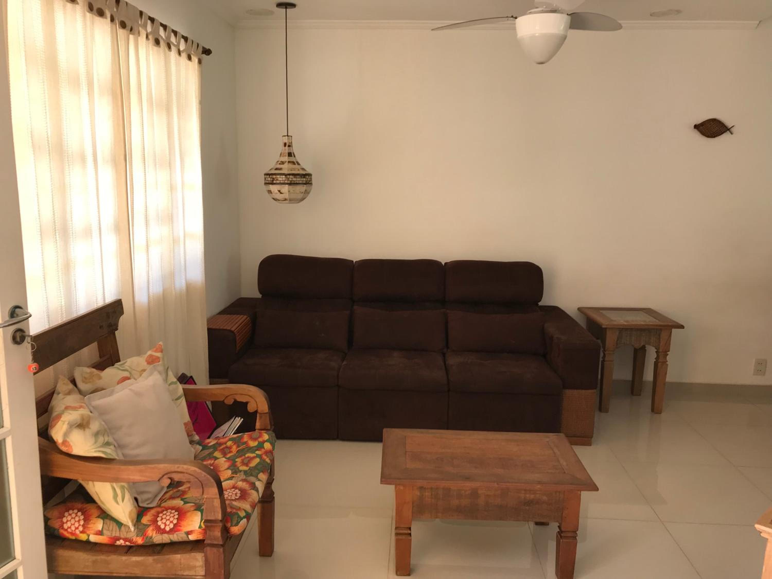Linda casa em condomínio