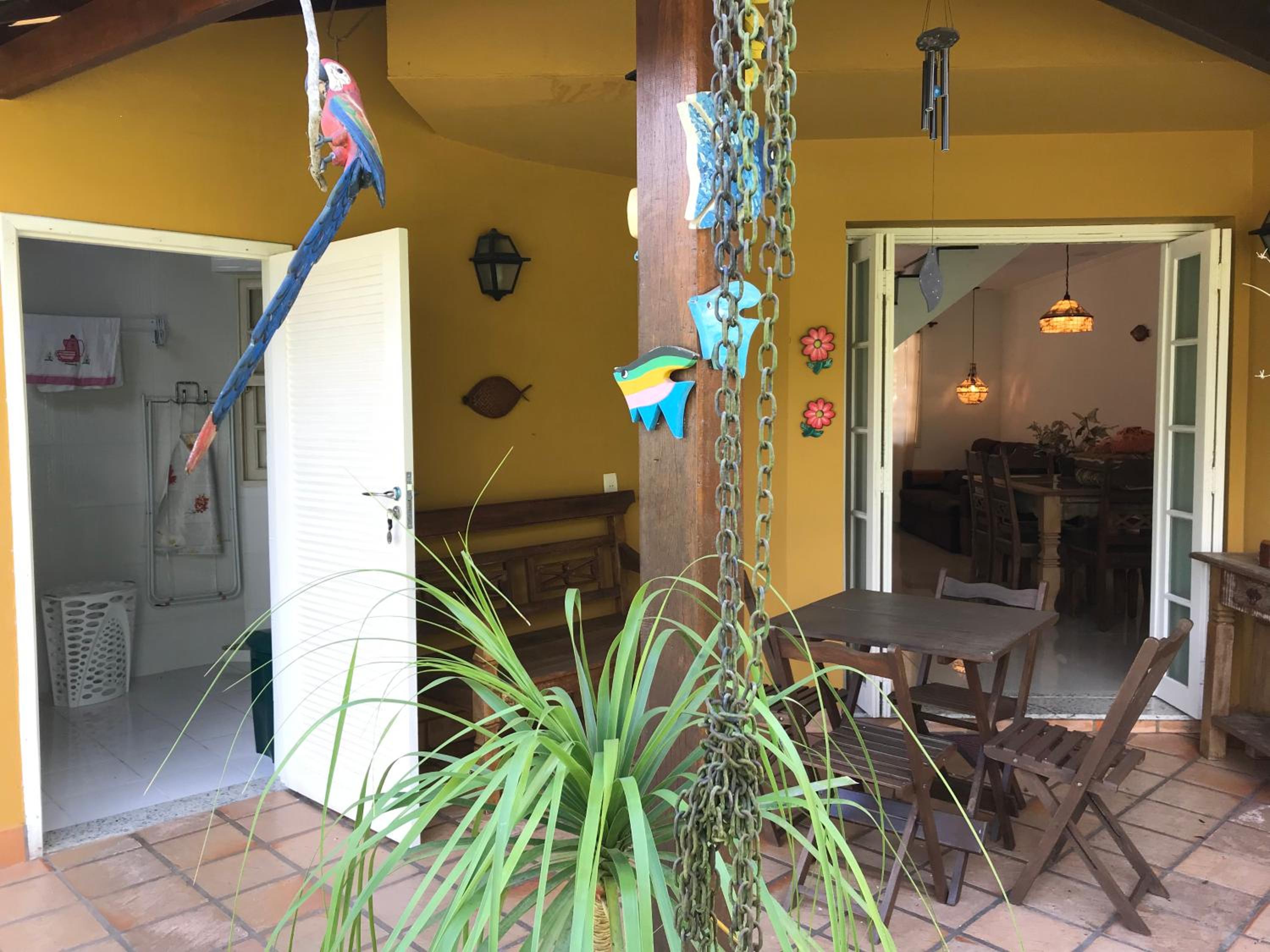 Linda casa em condomínio