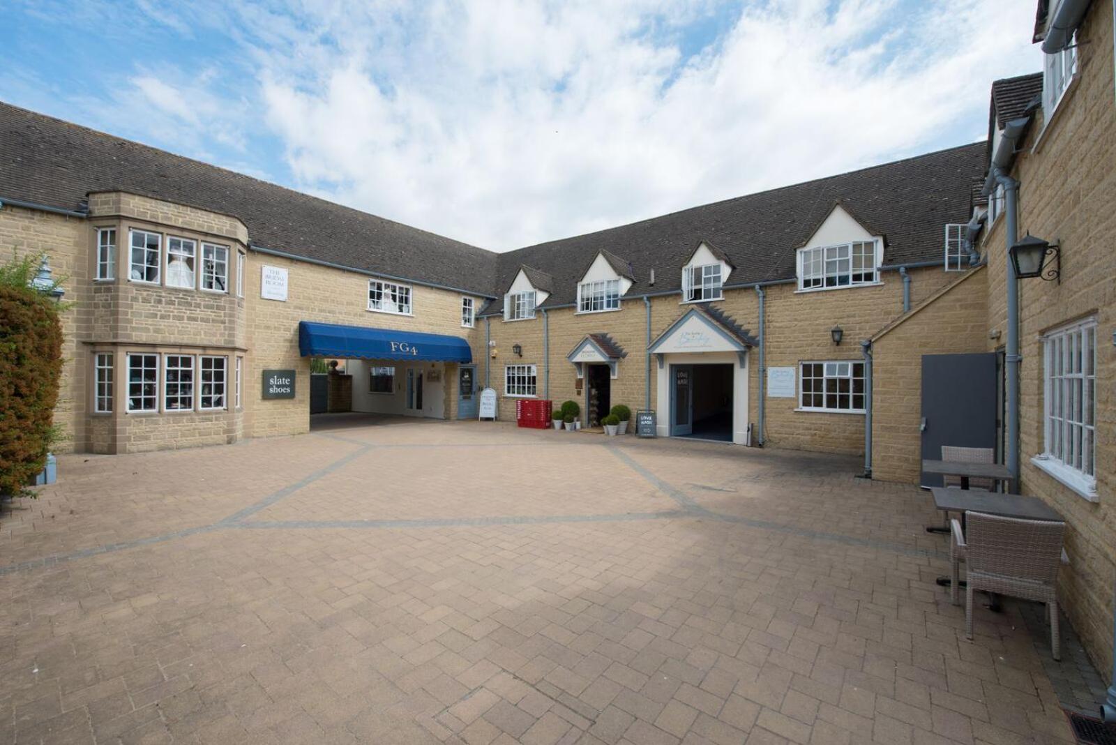 The Lodge at Broadway