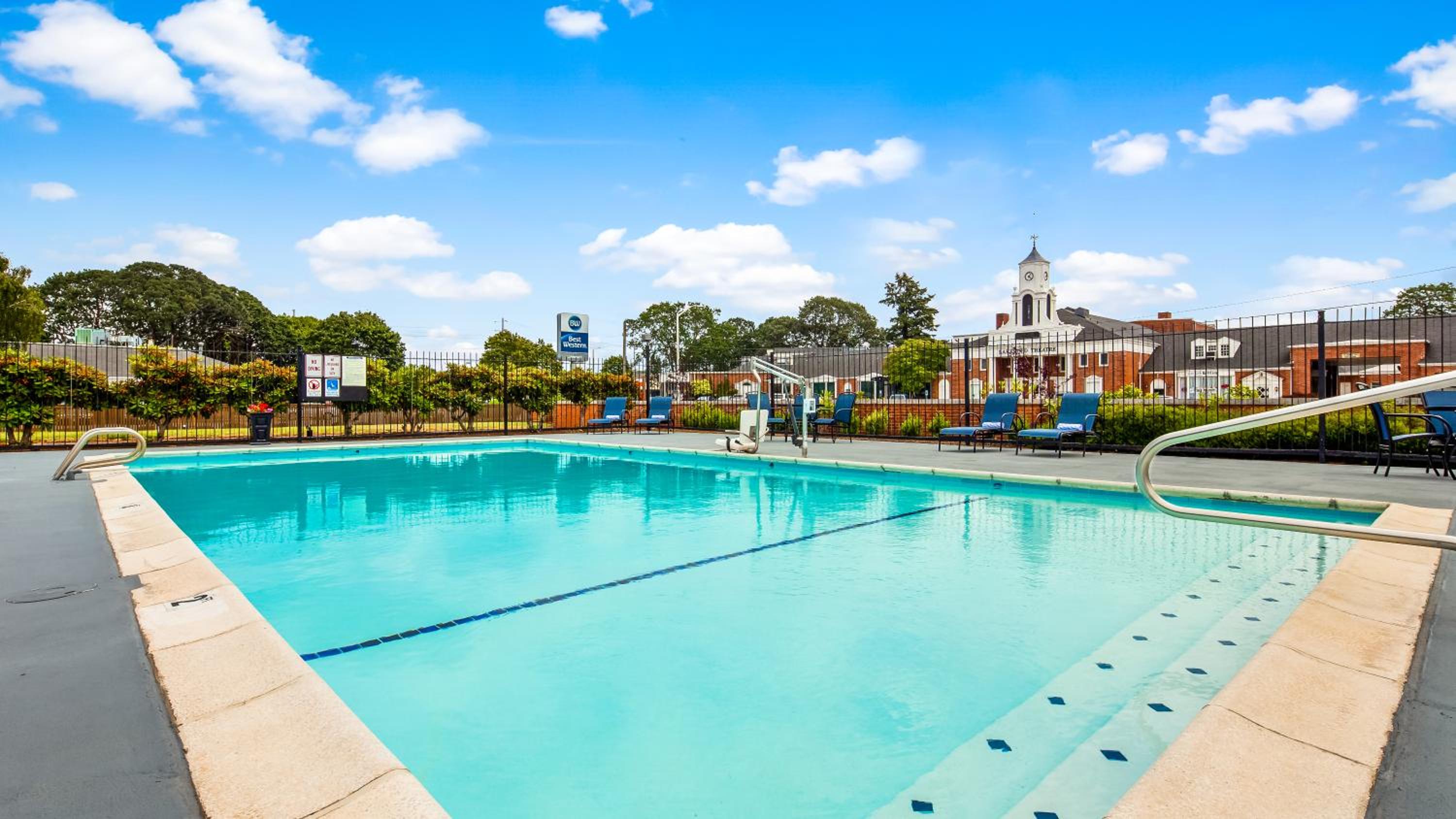 Best Western Lakewood- Historic Landmark