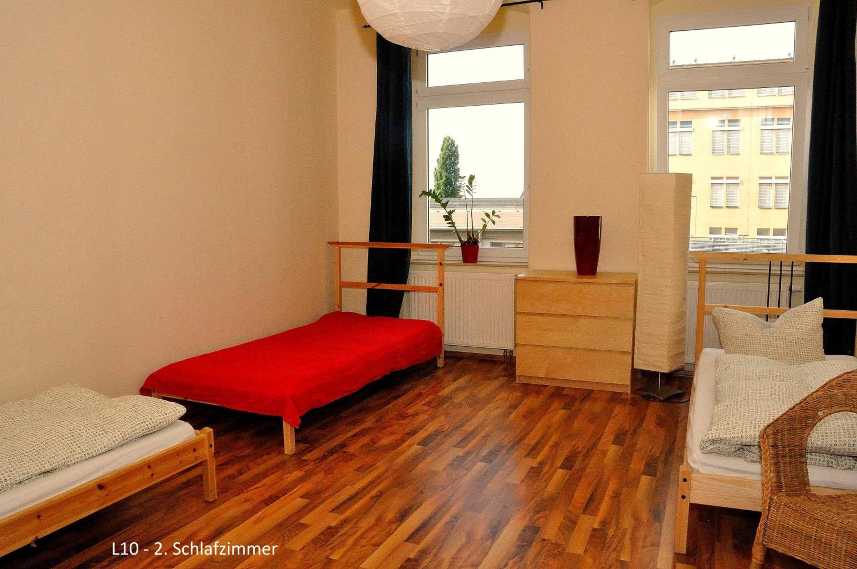 Photo 33