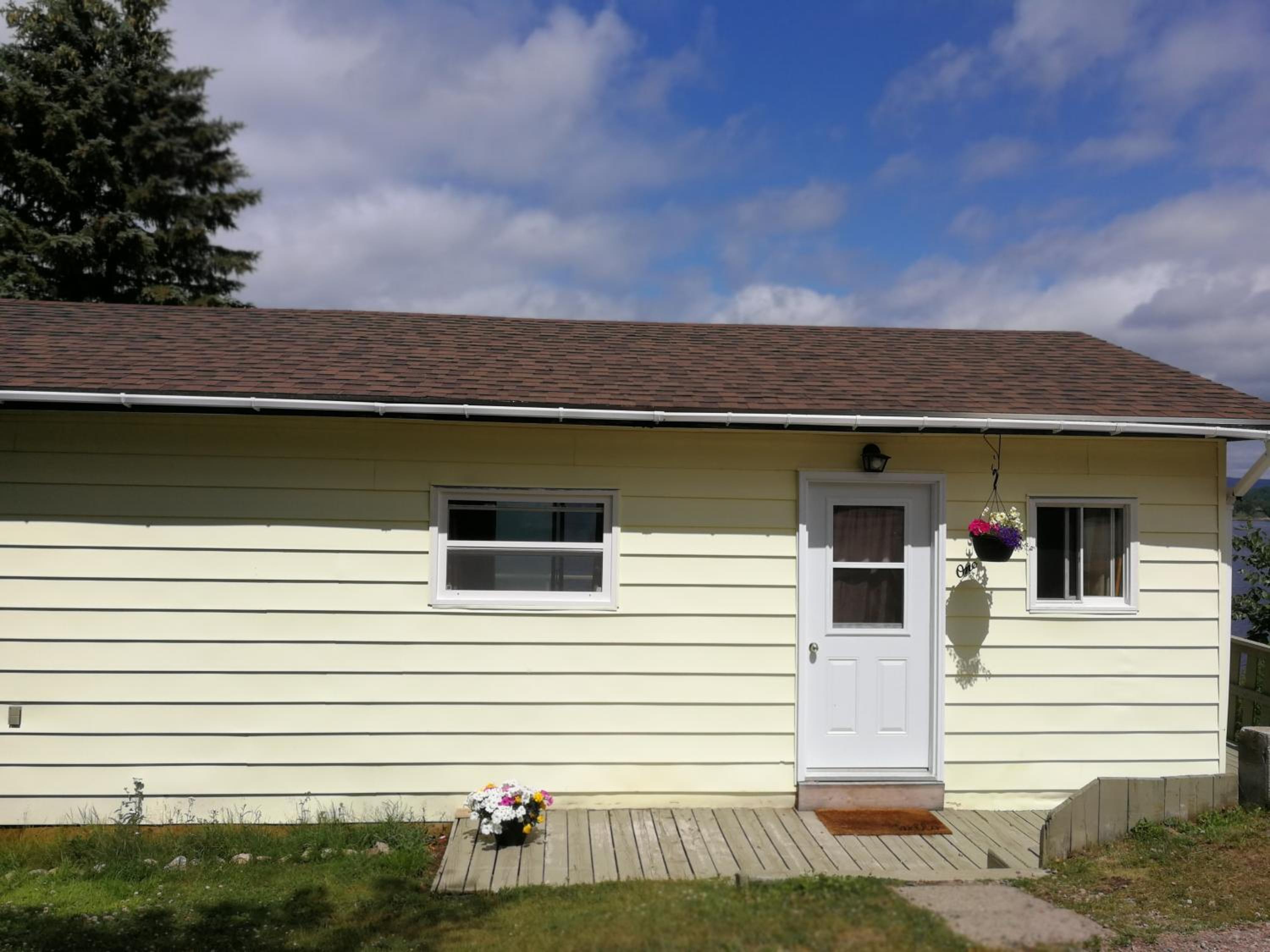 Knotty Pine Cottages, Suites & Motel Rooms