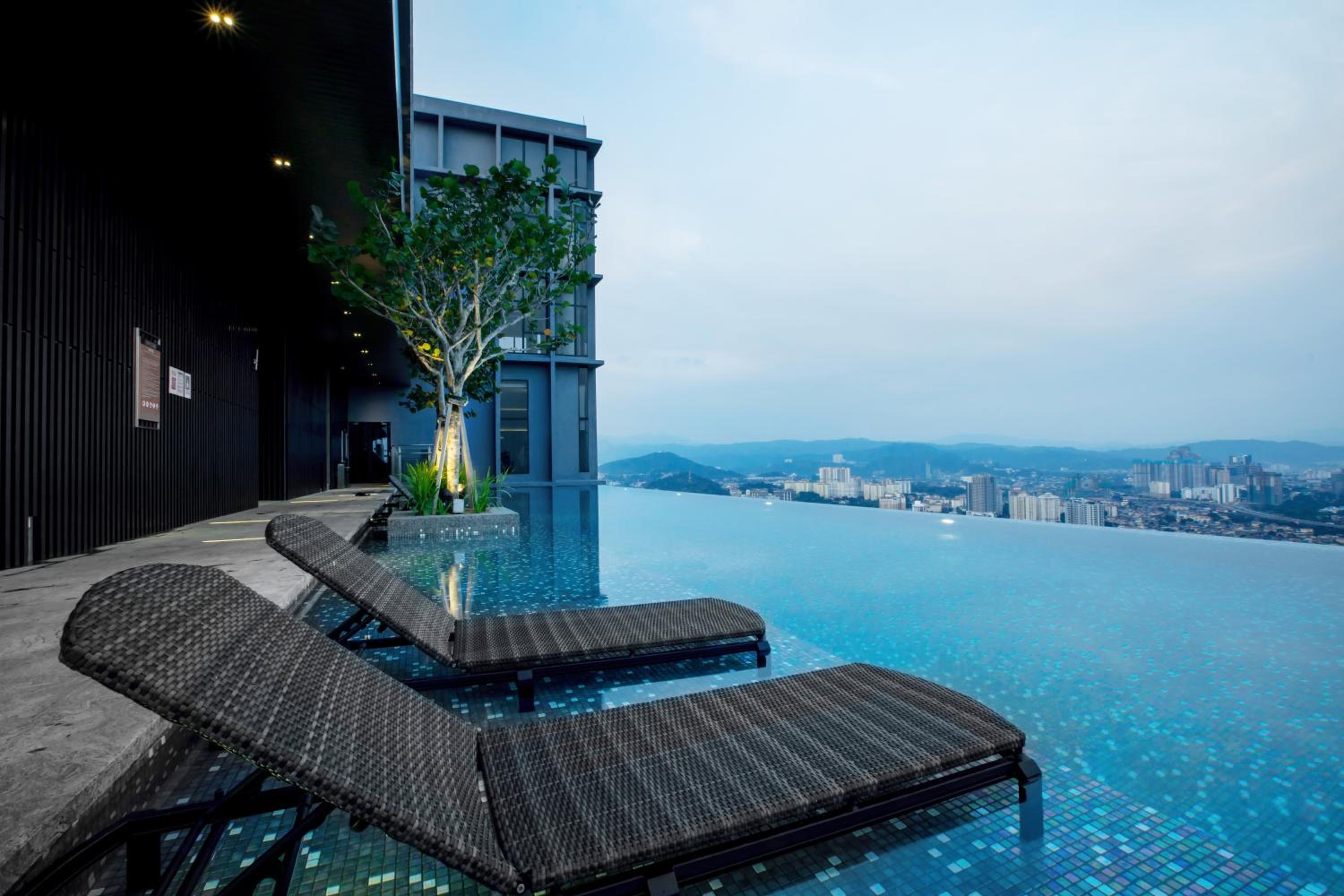 Expressionz 48th floor Sky Pool