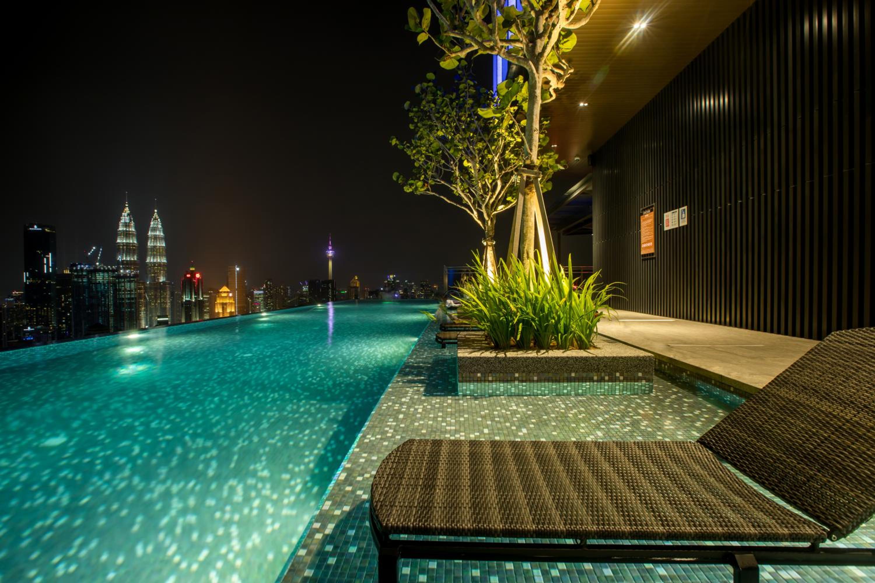 Expressionz 48th floor Sky Pool