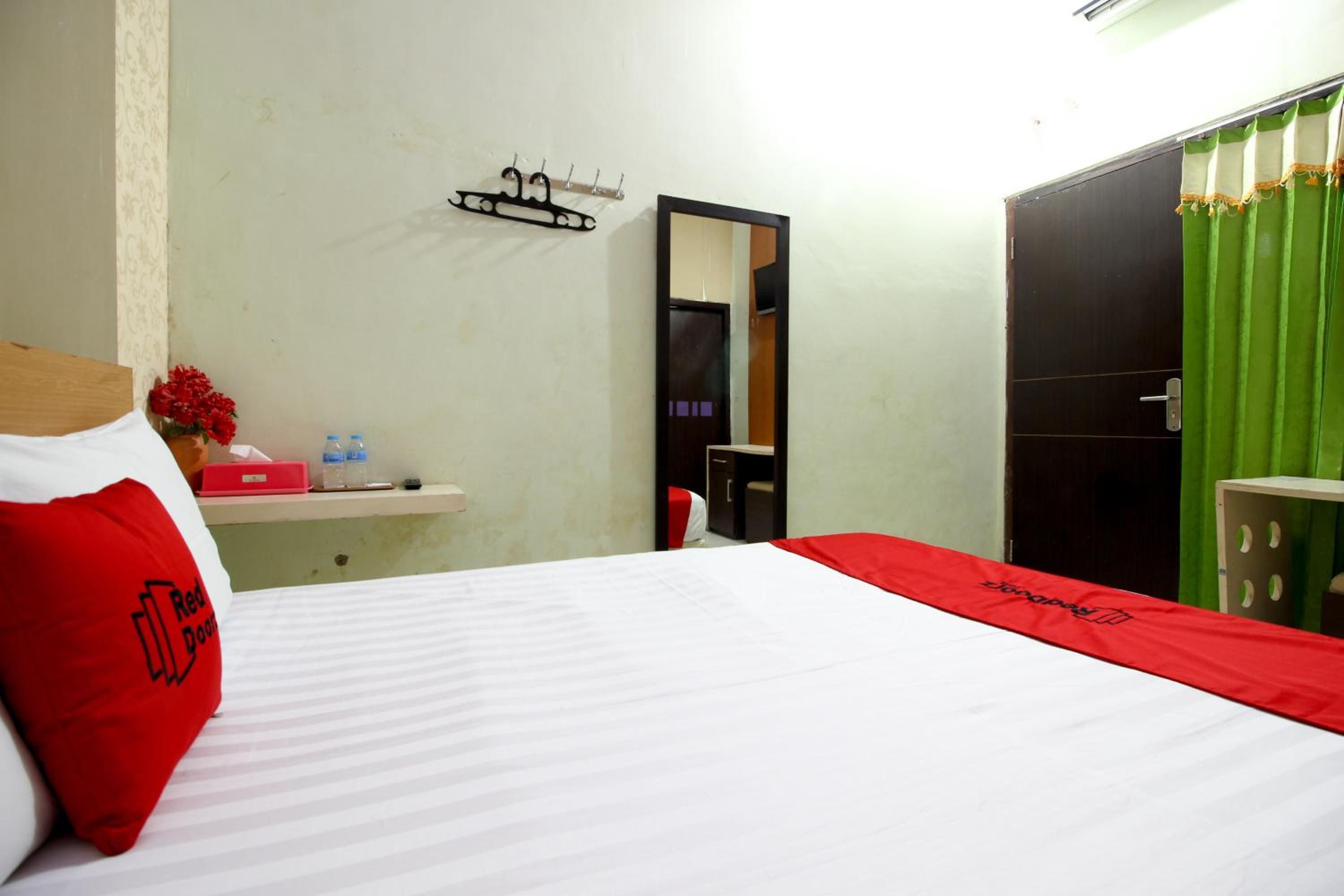 RedDoorz near Adisucipto Airport 3, ย็อกยาการ์ตา - 19