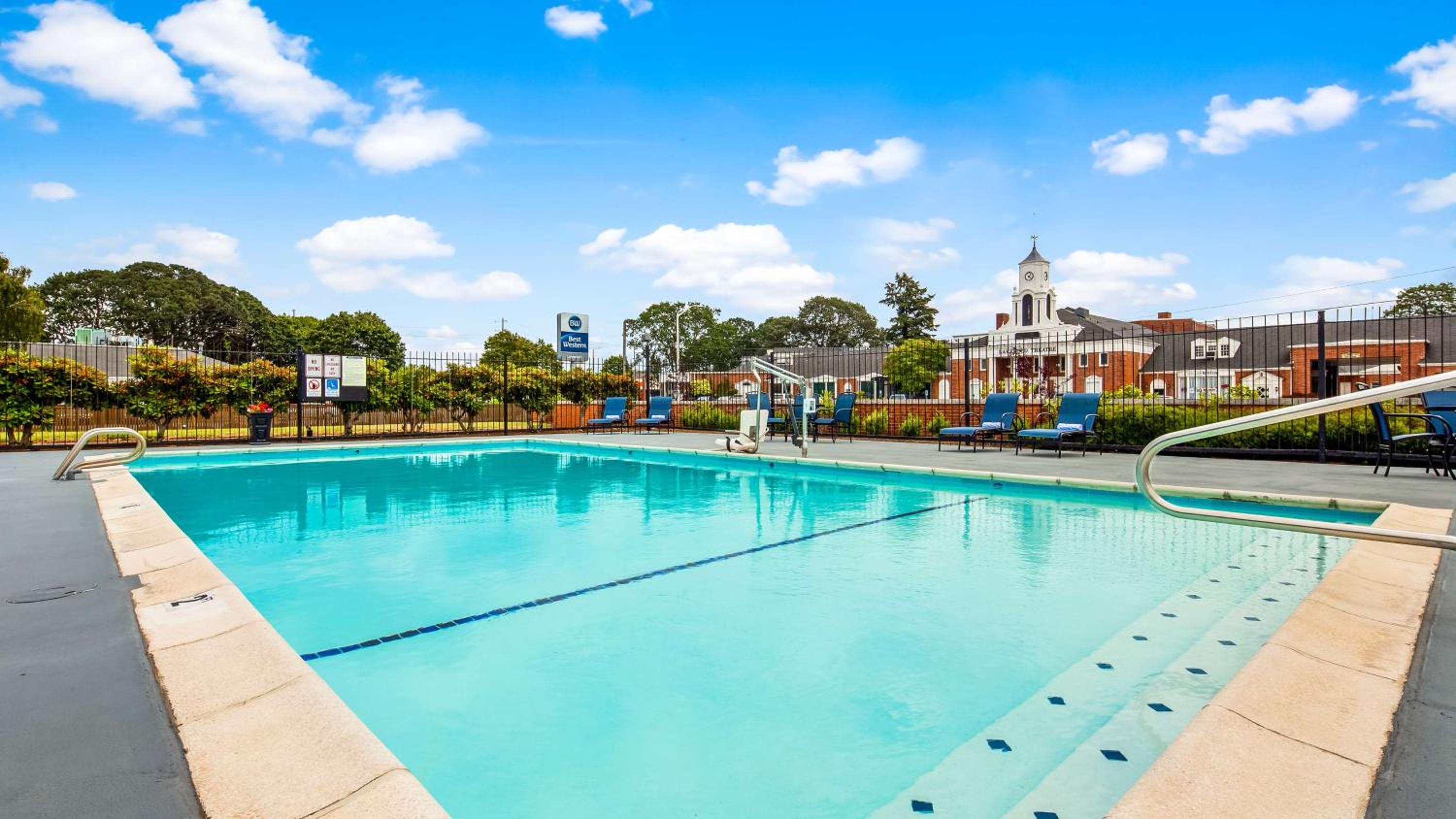 Best Western Lakewood- Historic Landmark