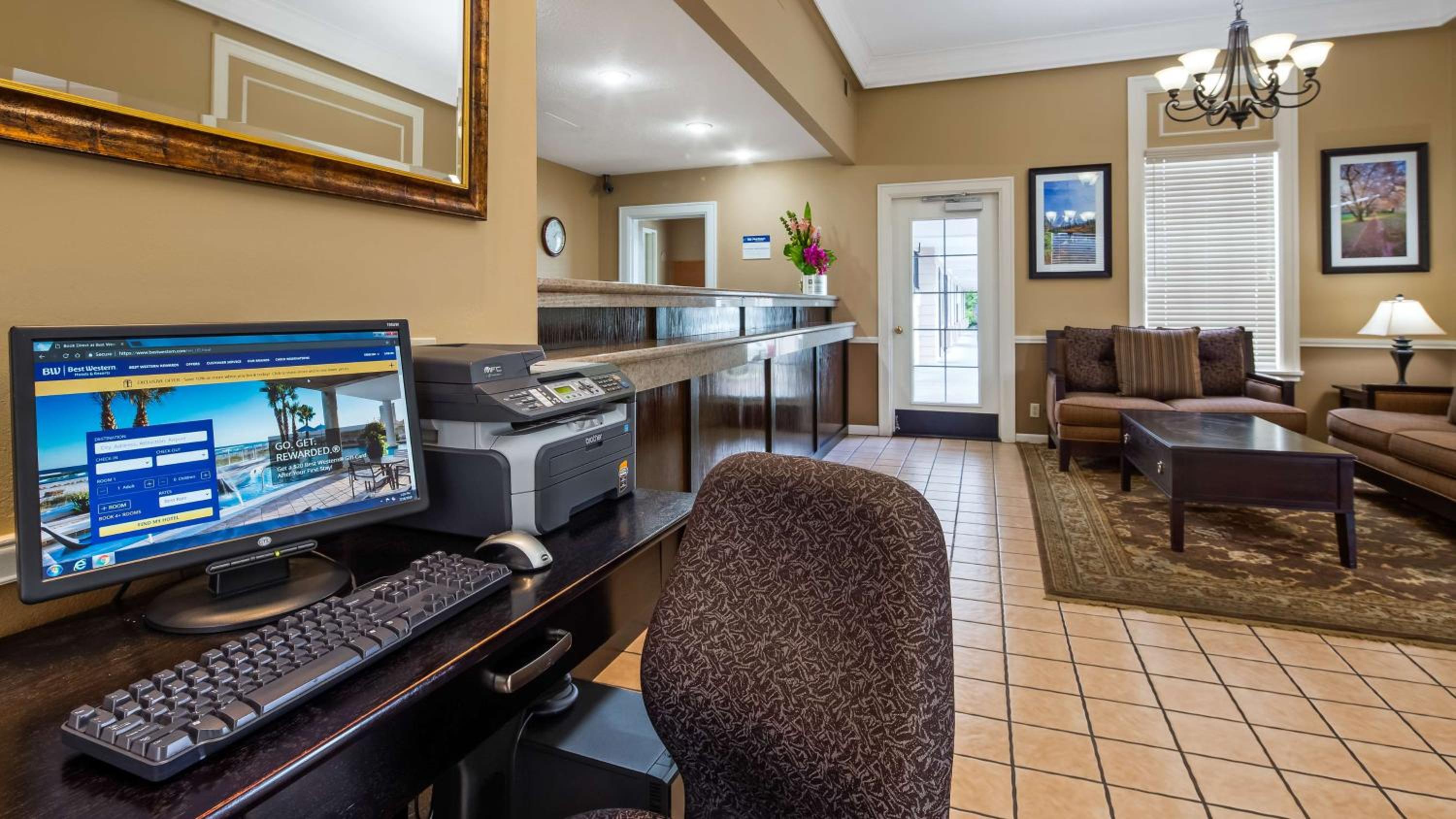 Best Western Lakewood- Historic Landmark
