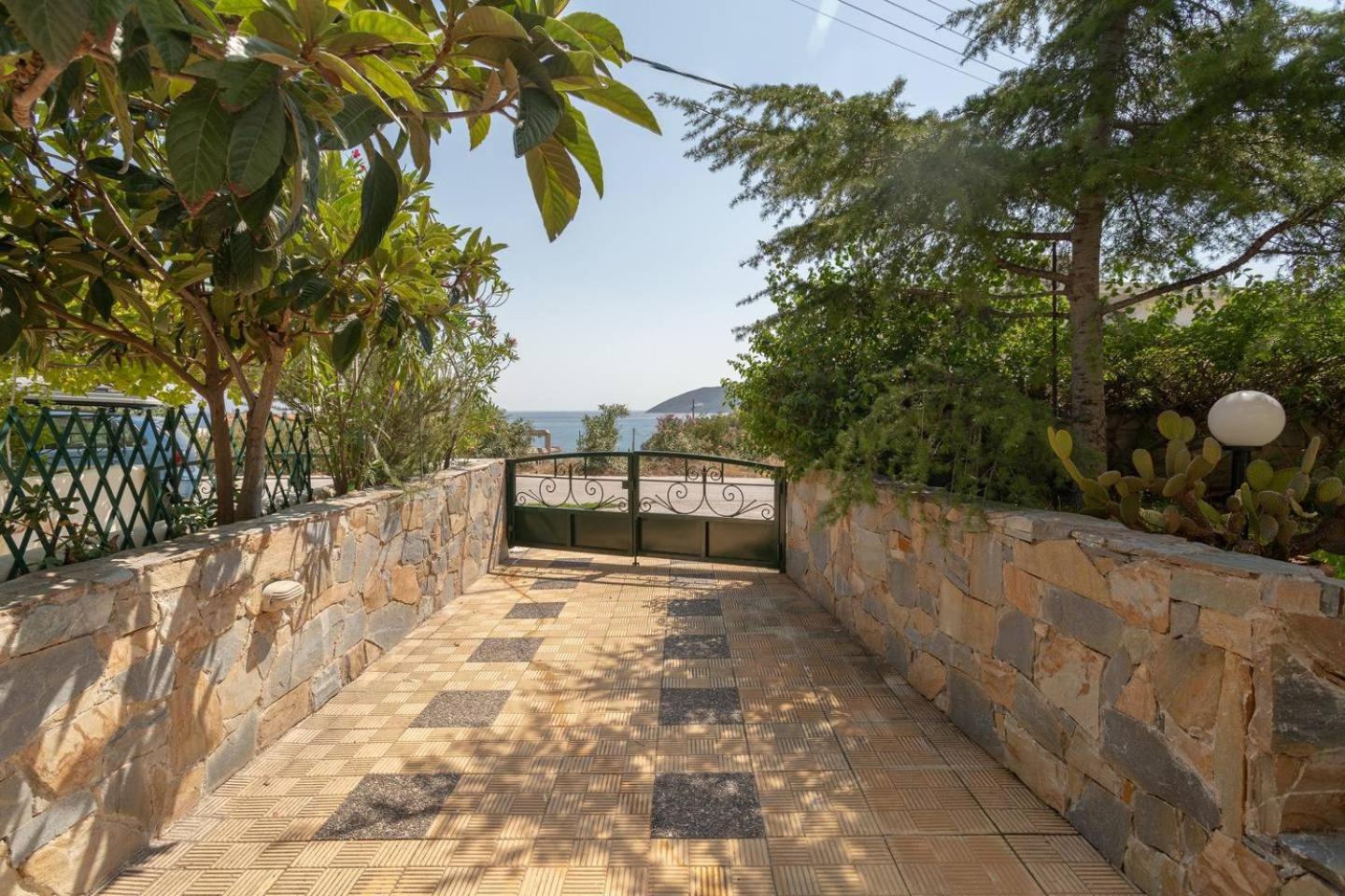 Kate's Beach Villa view 3