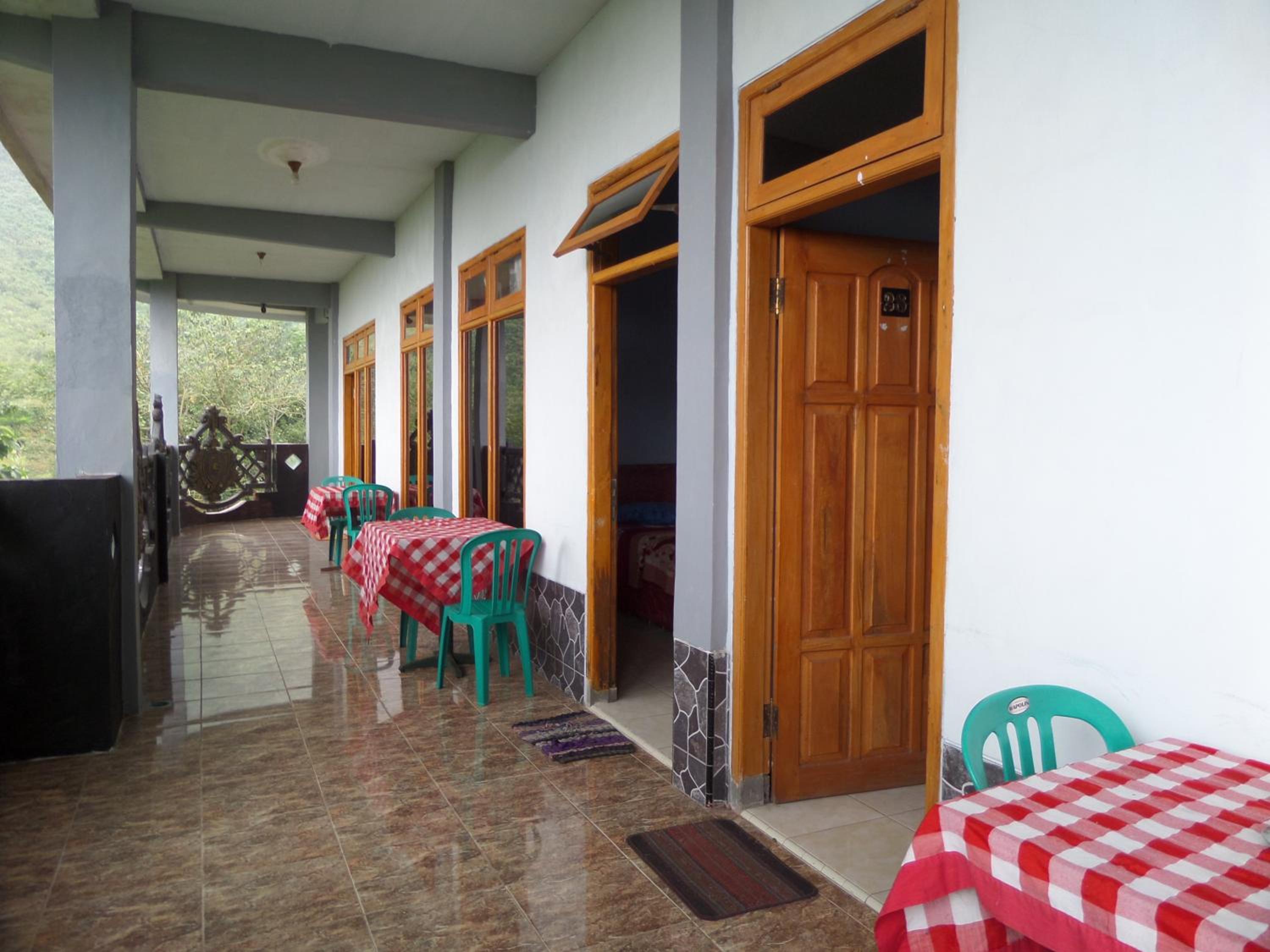 Km 31 Sujono Guesthouse