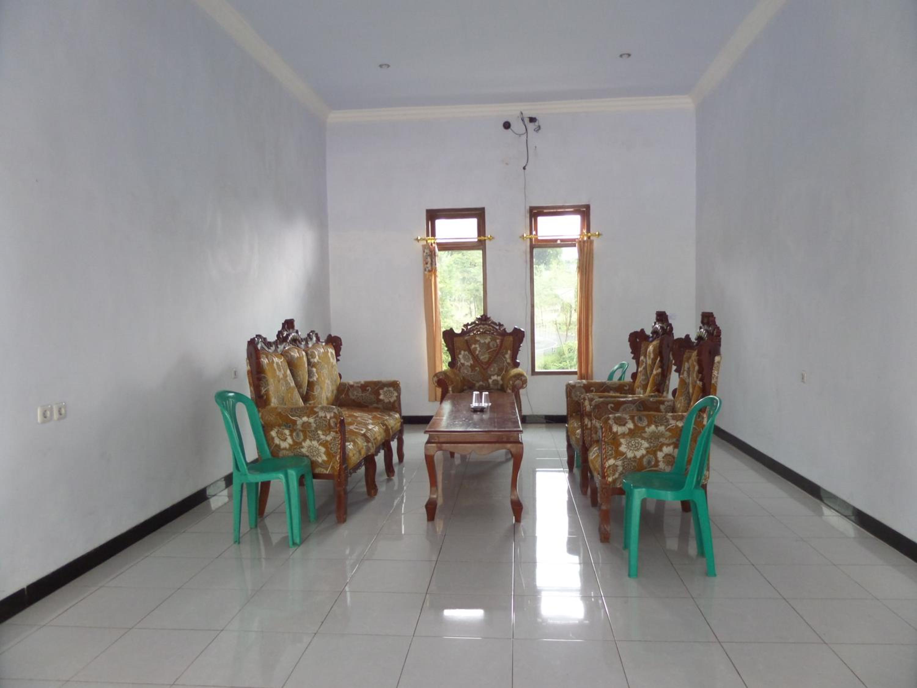 Km 31 Sujono Guesthouse, Bromo - 9