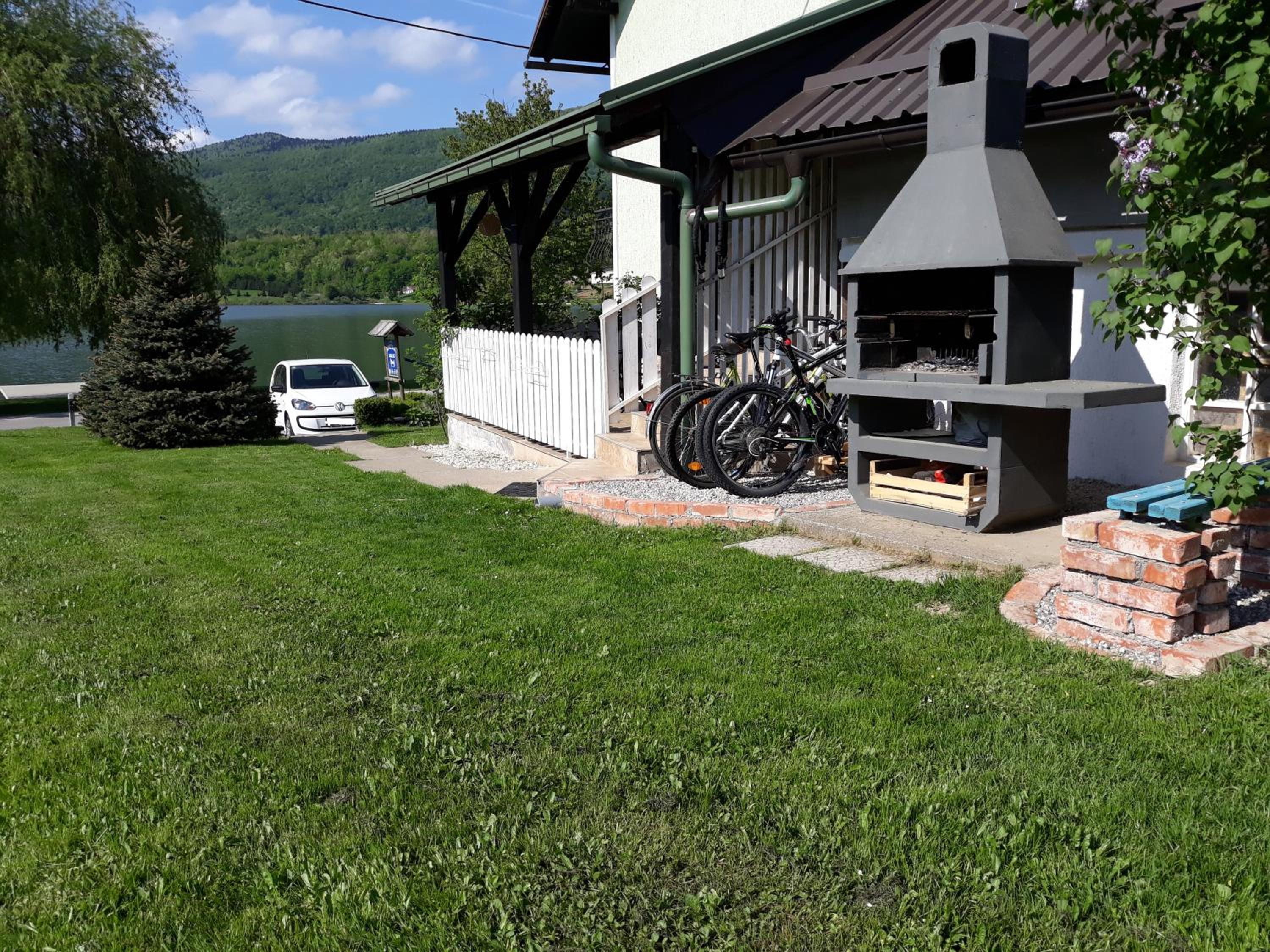 Photo 8