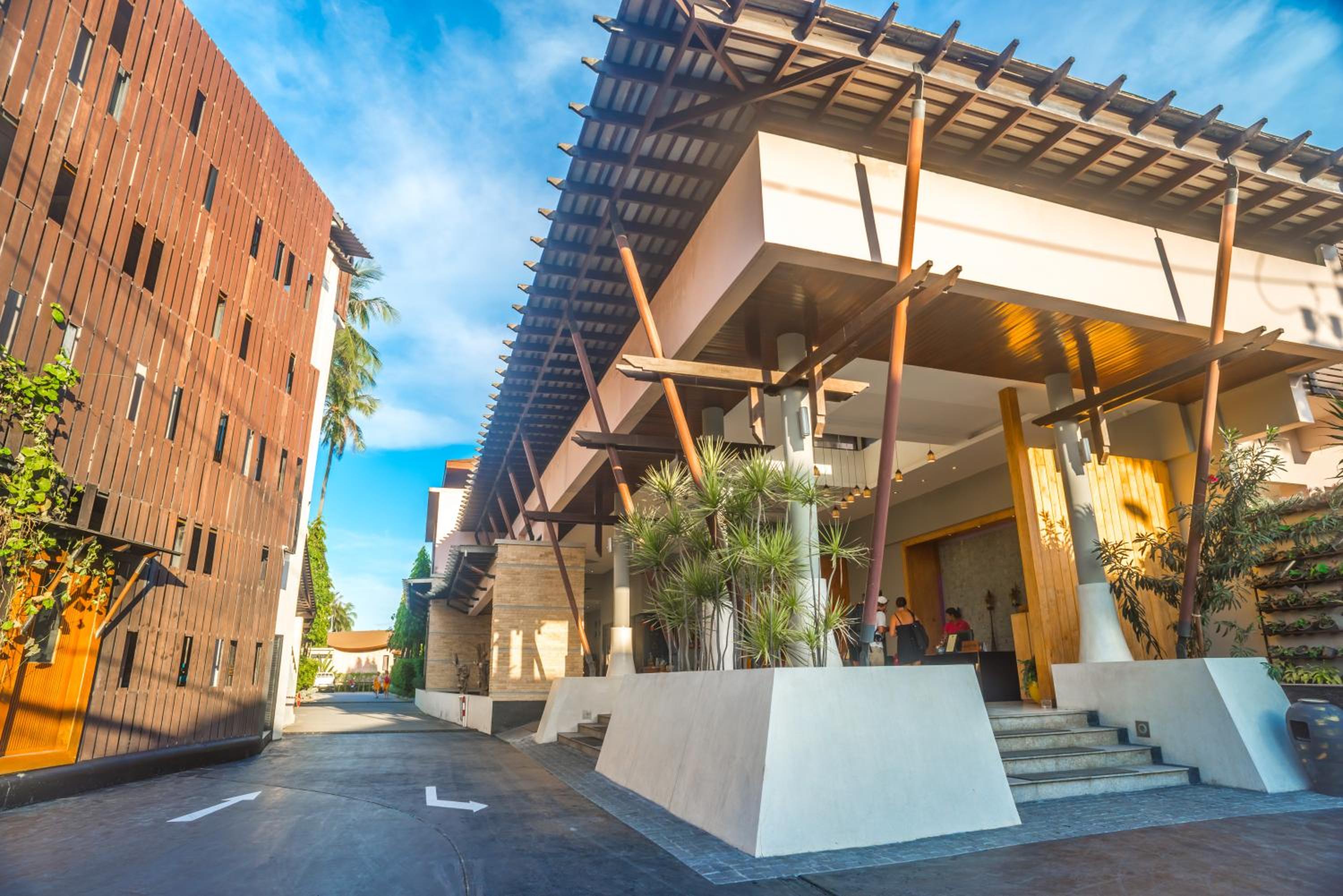 Hotel Weekender Resort - Image 1