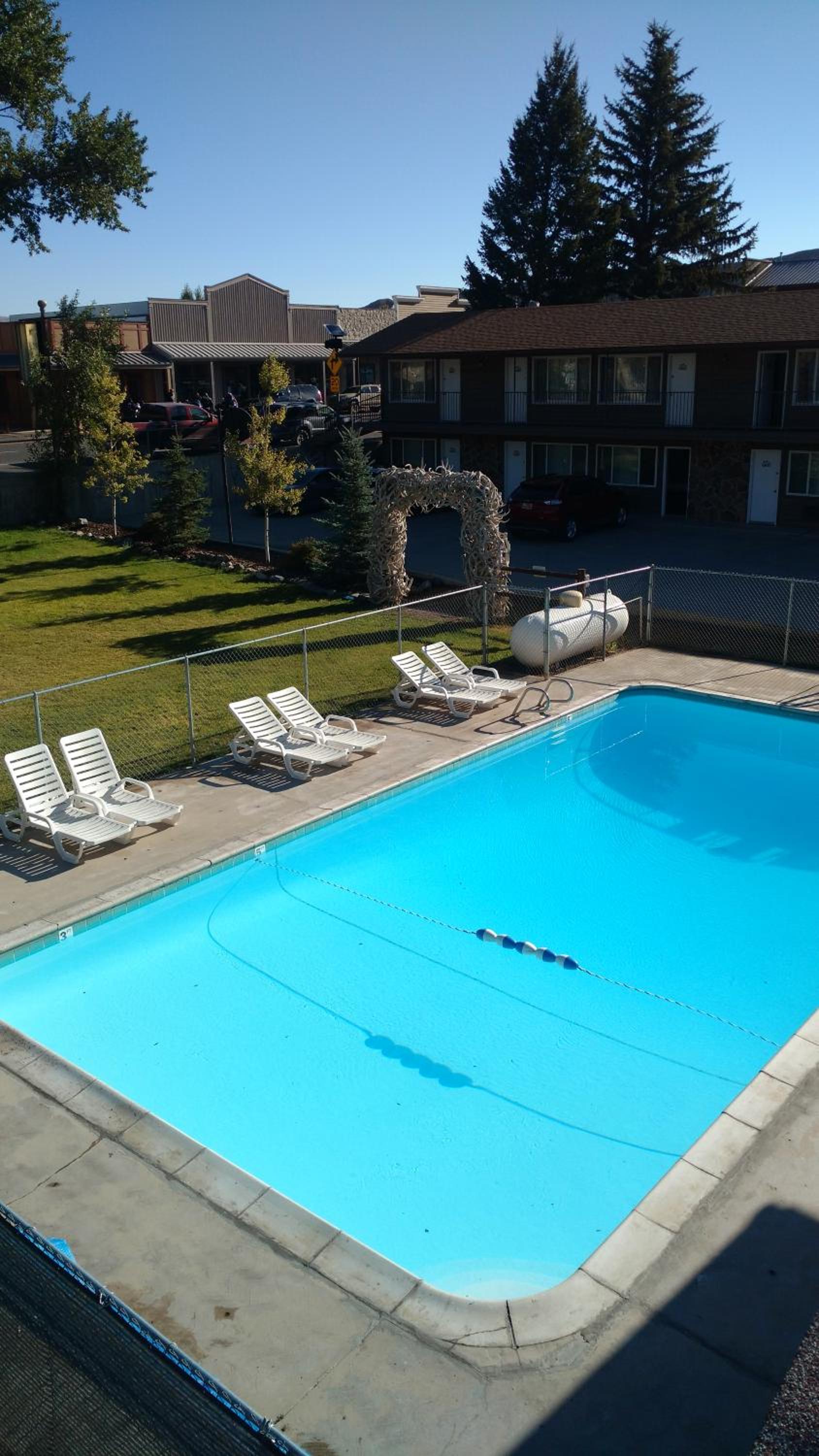 Stagecoach Inn & Suites