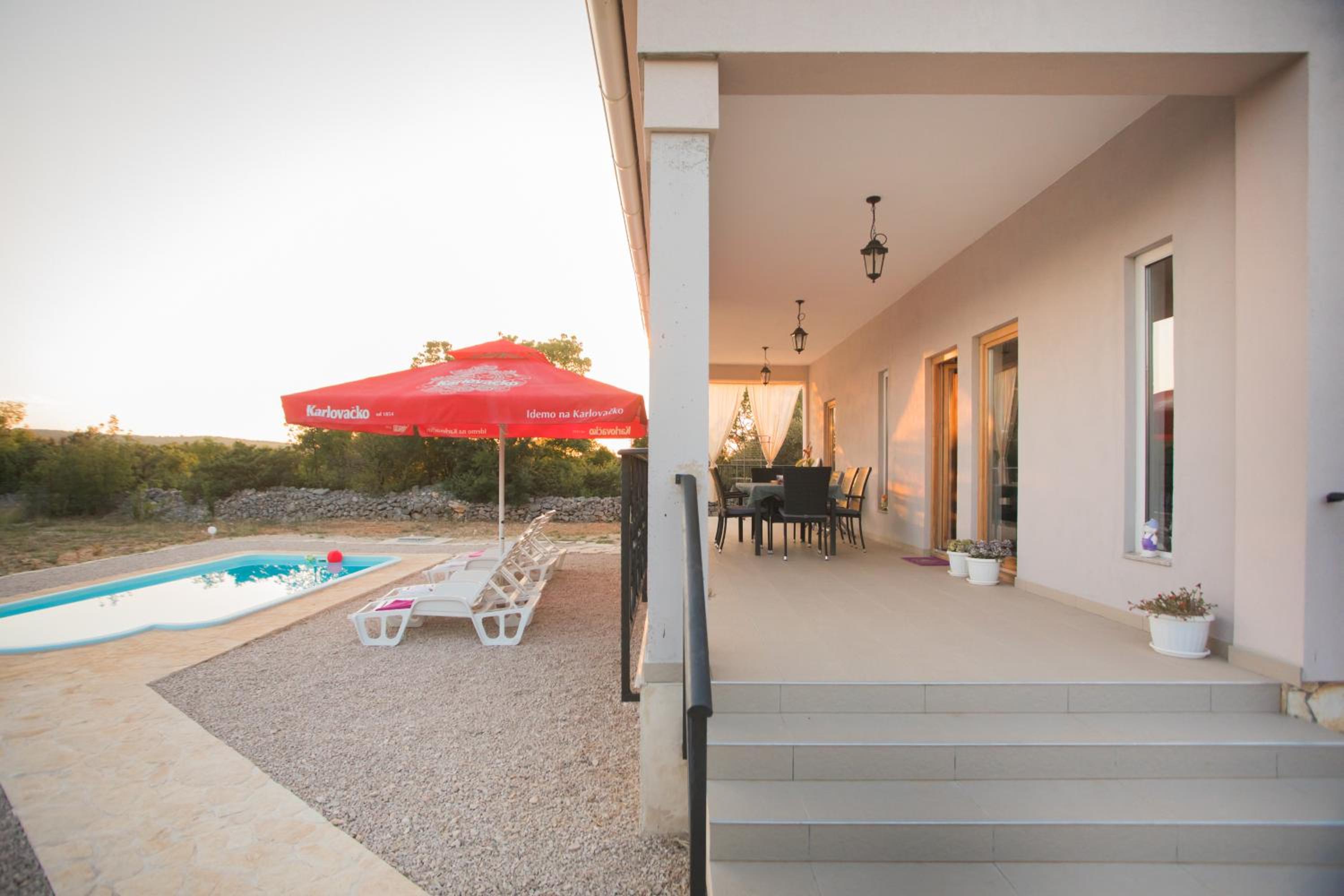 Holiday home with pool Kristal view 5