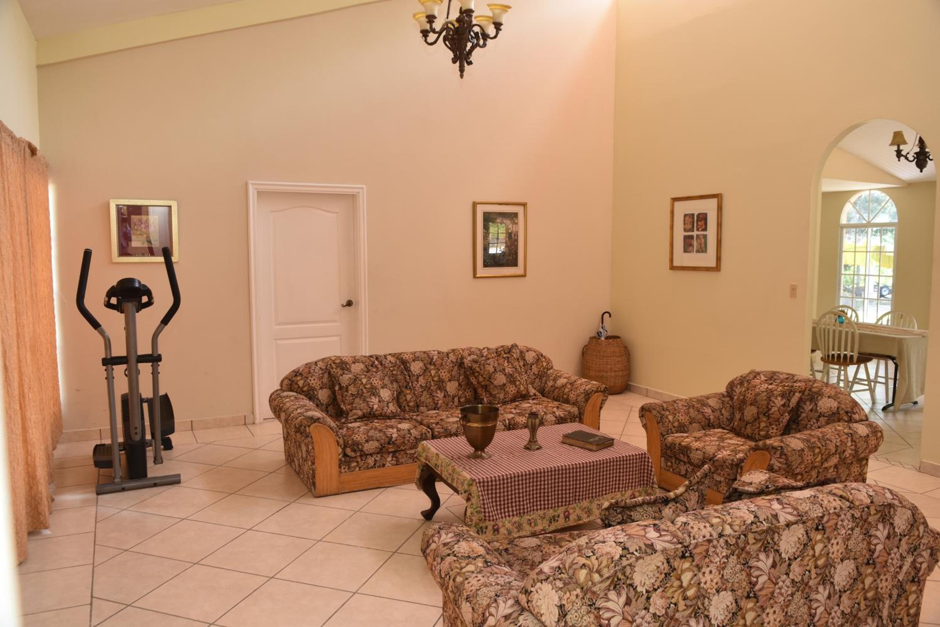 Uyuca Vista Family Villa view 4