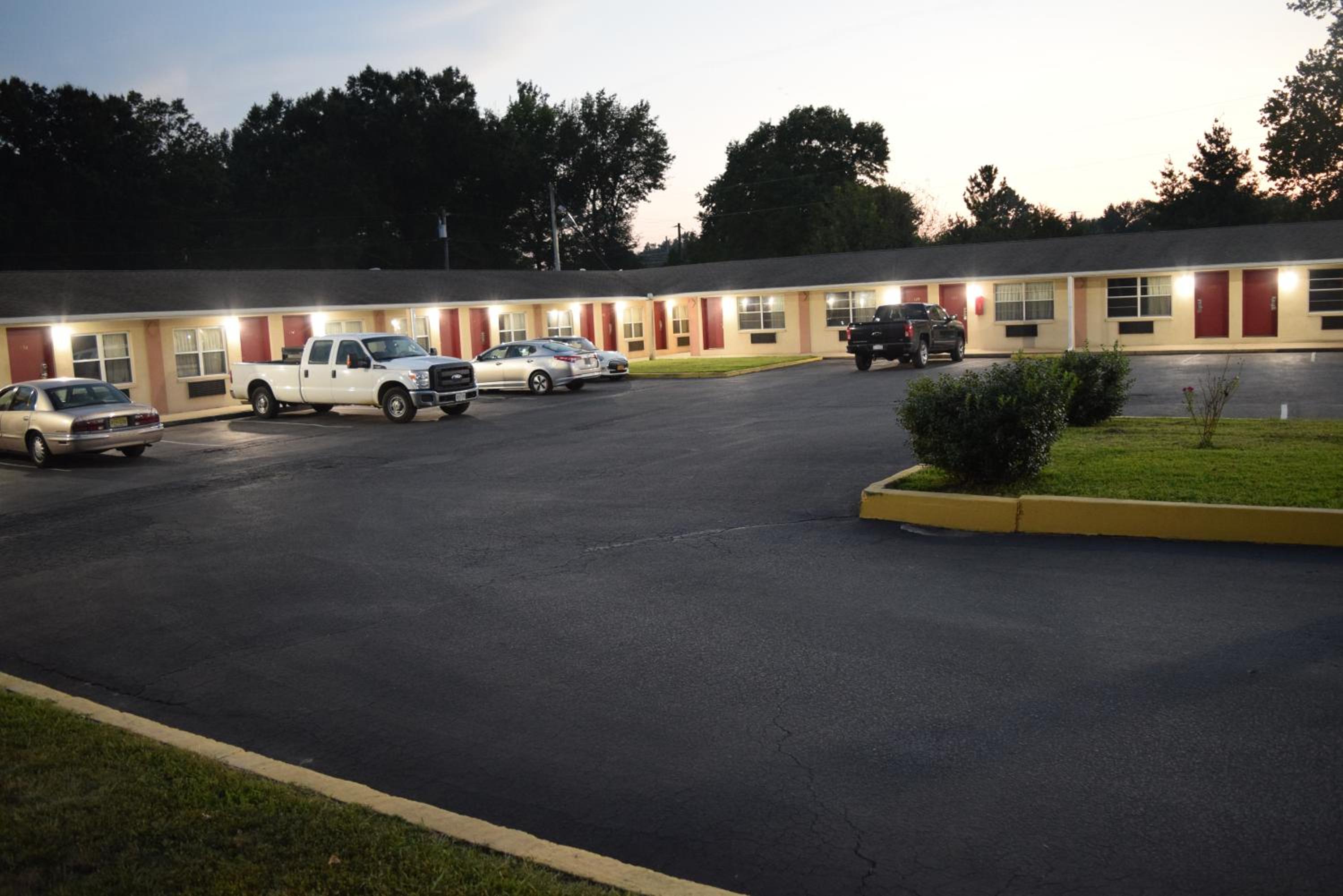 White Oaks Motel Pennsville/Carneys Point view 2