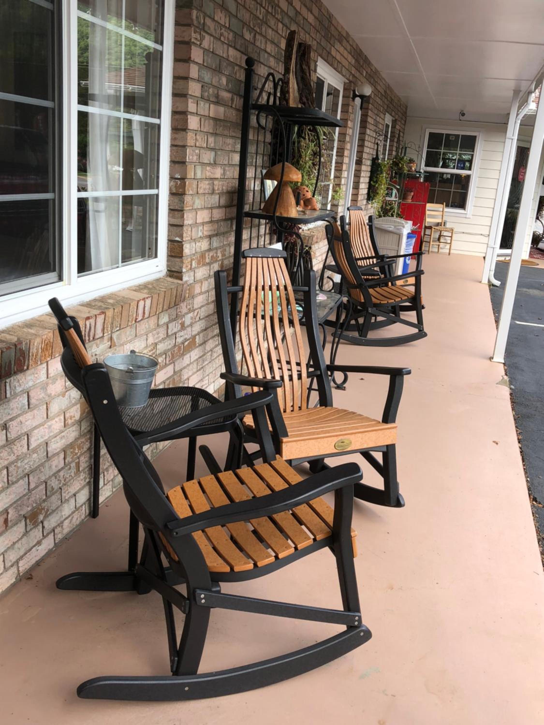 Cardinal Inn