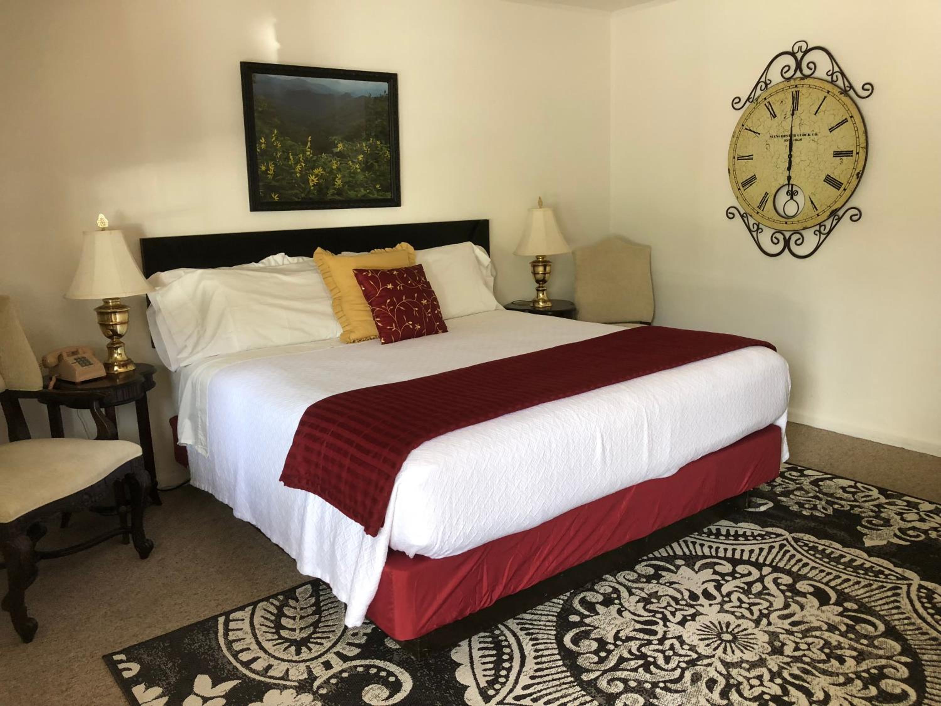 Cardinal Inn