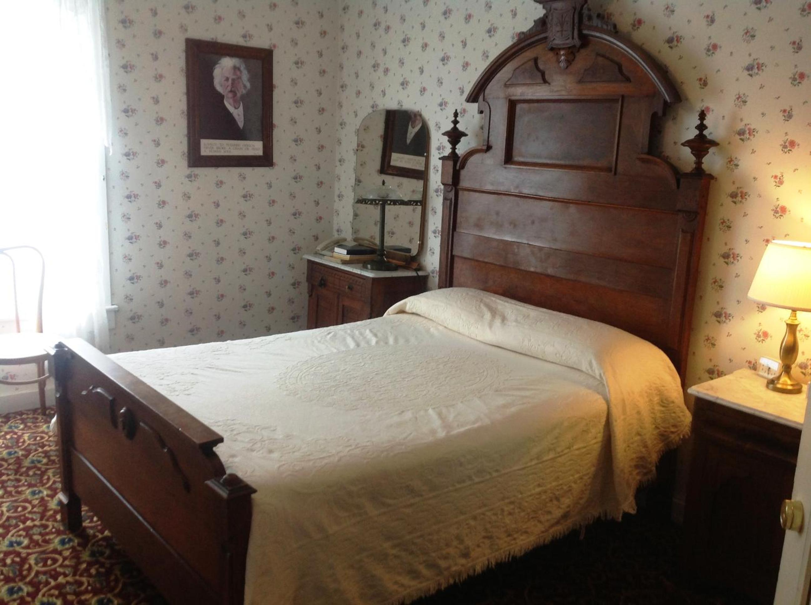 Bridgeport Inn
