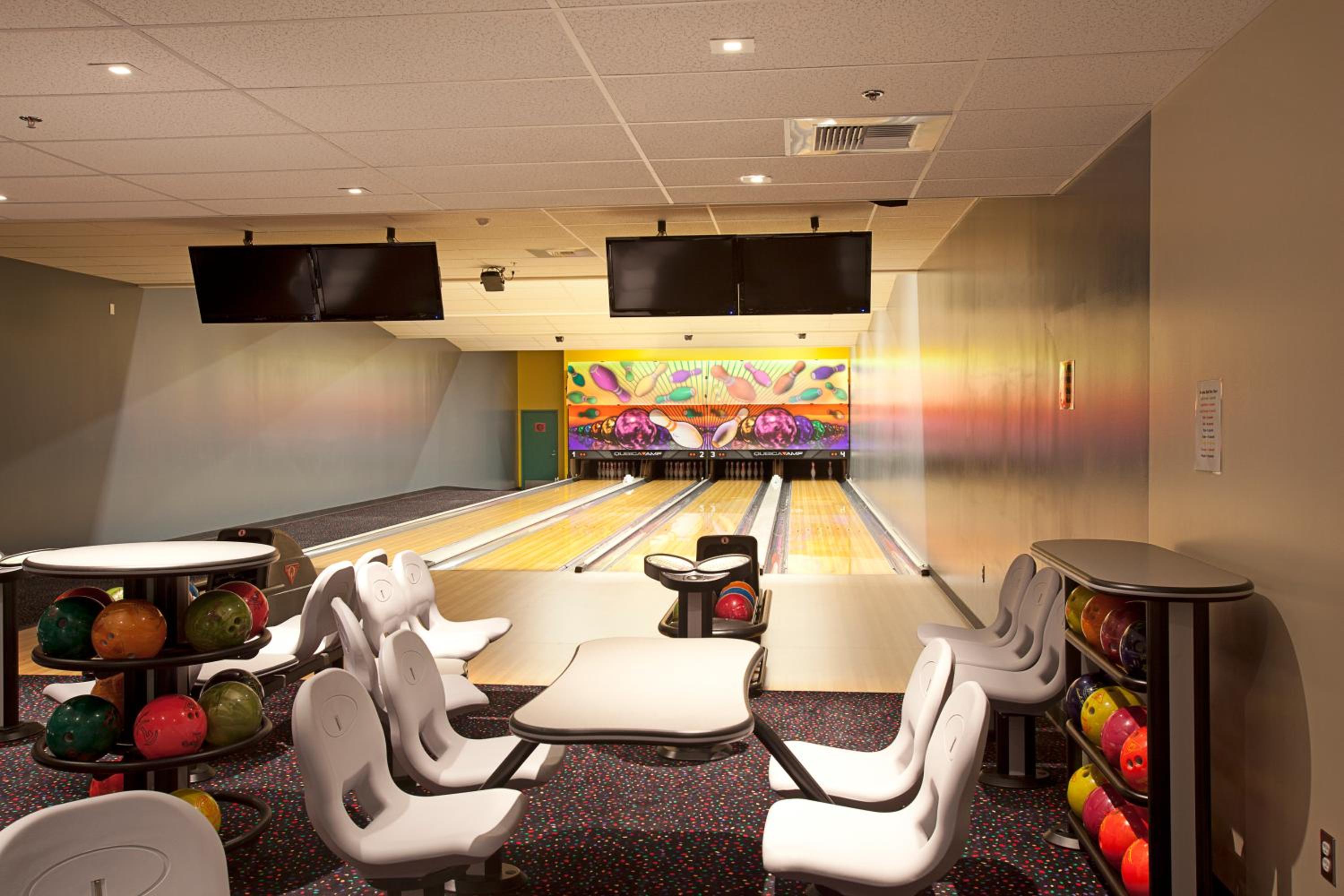 Holland Inn and Suites