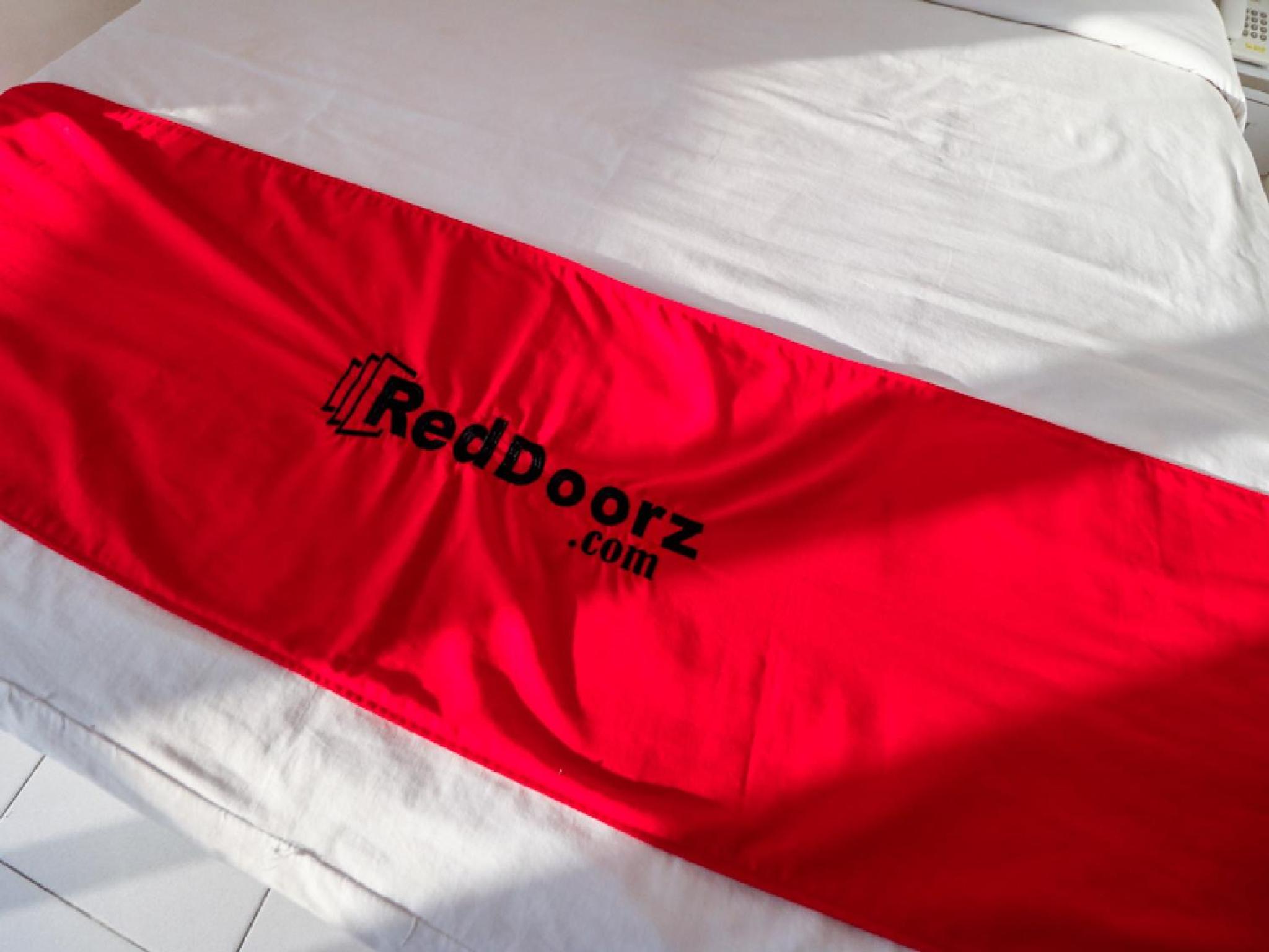 RedDoorz near Terminal Batu Ampar