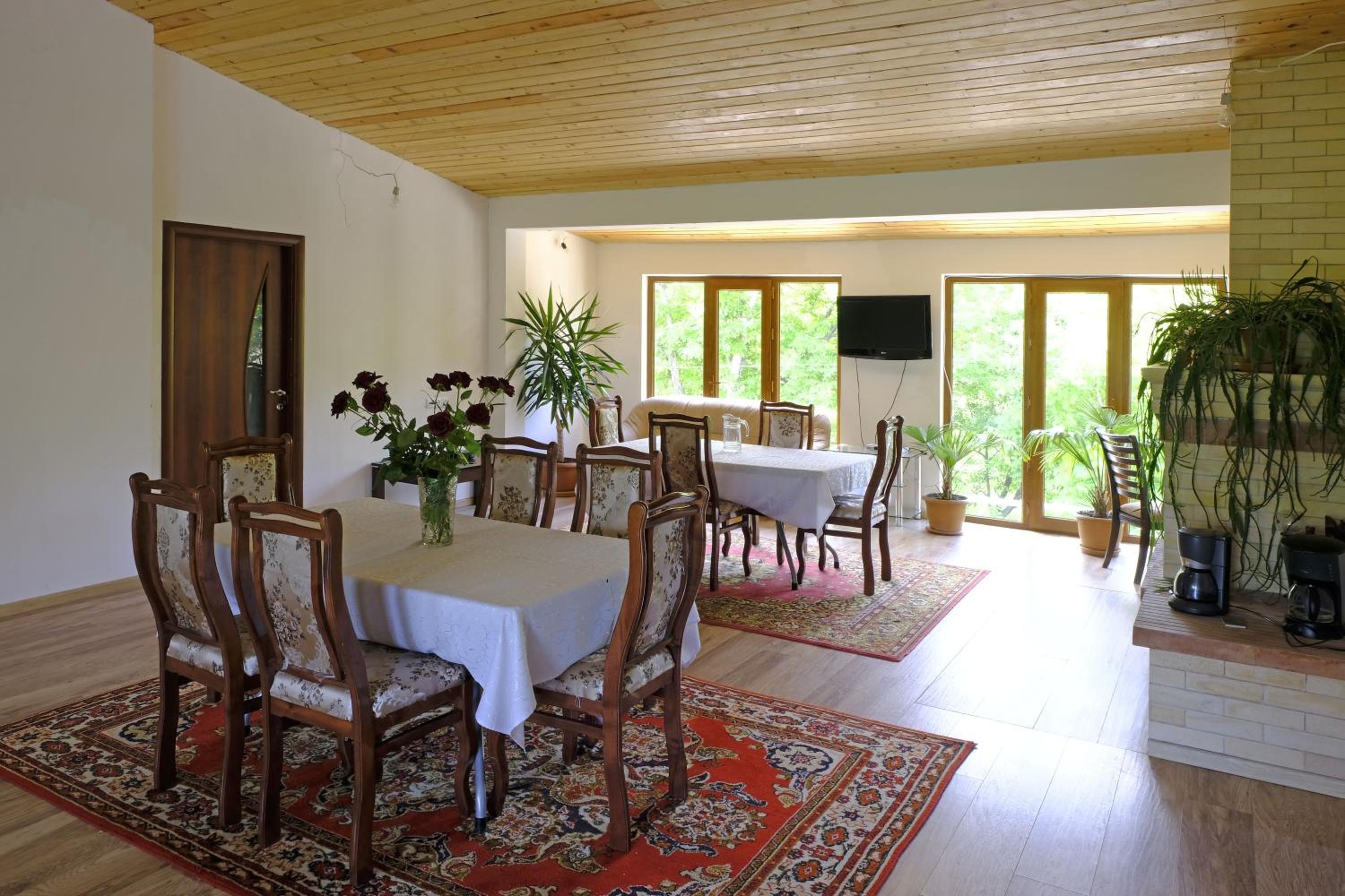 Chez Yvette