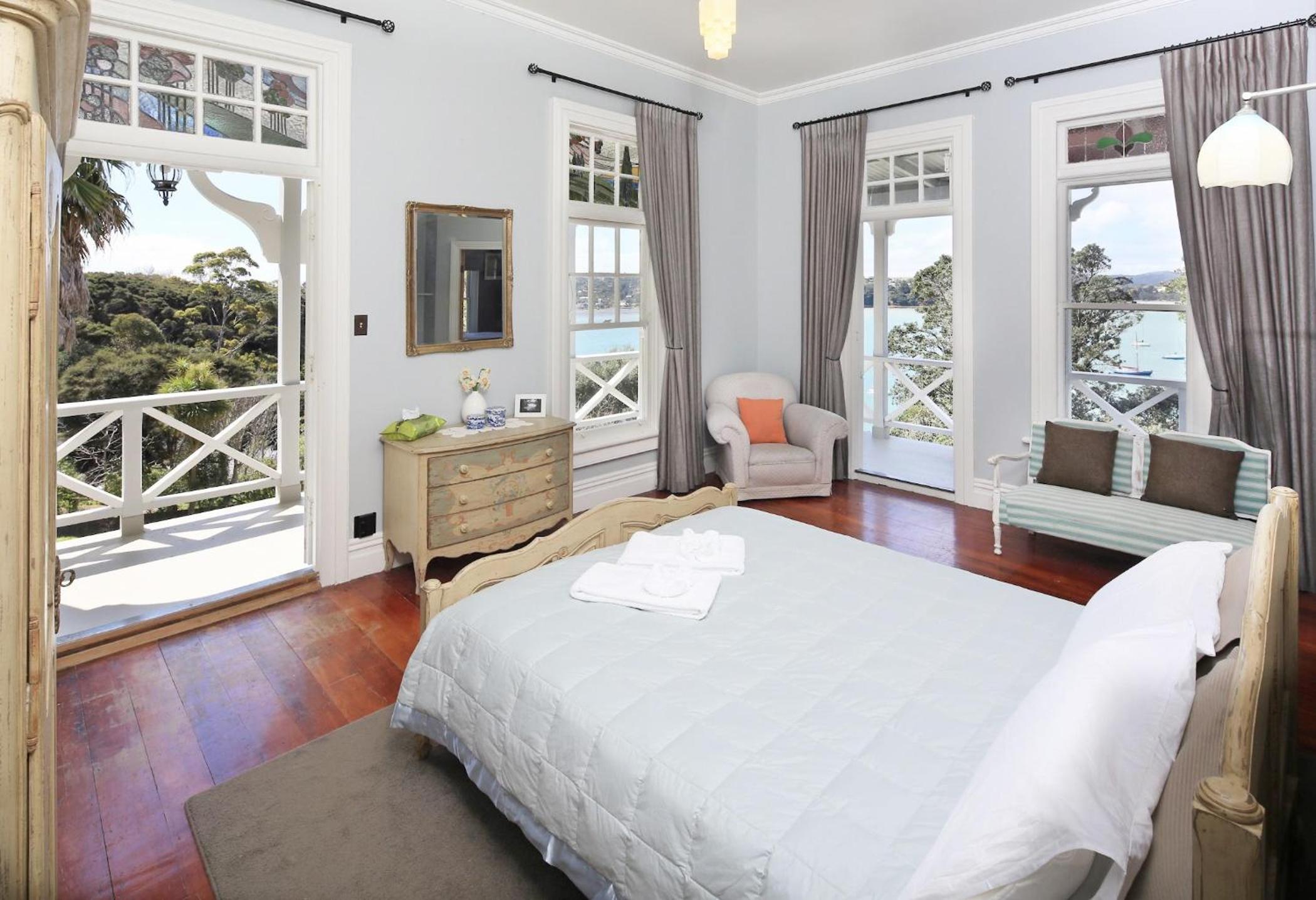 The Sanctuary- Stay Waiheke view 3