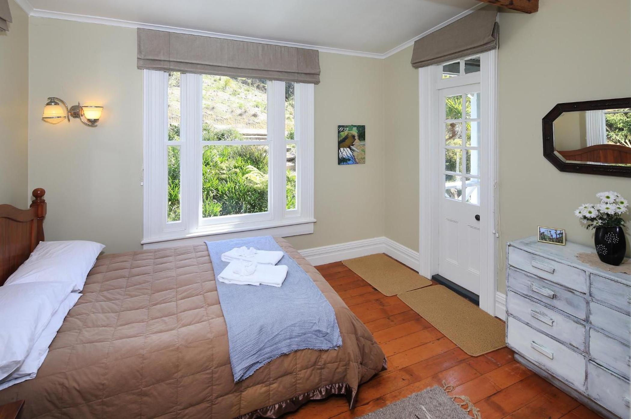 The Sanctuary- Stay Waiheke view 4