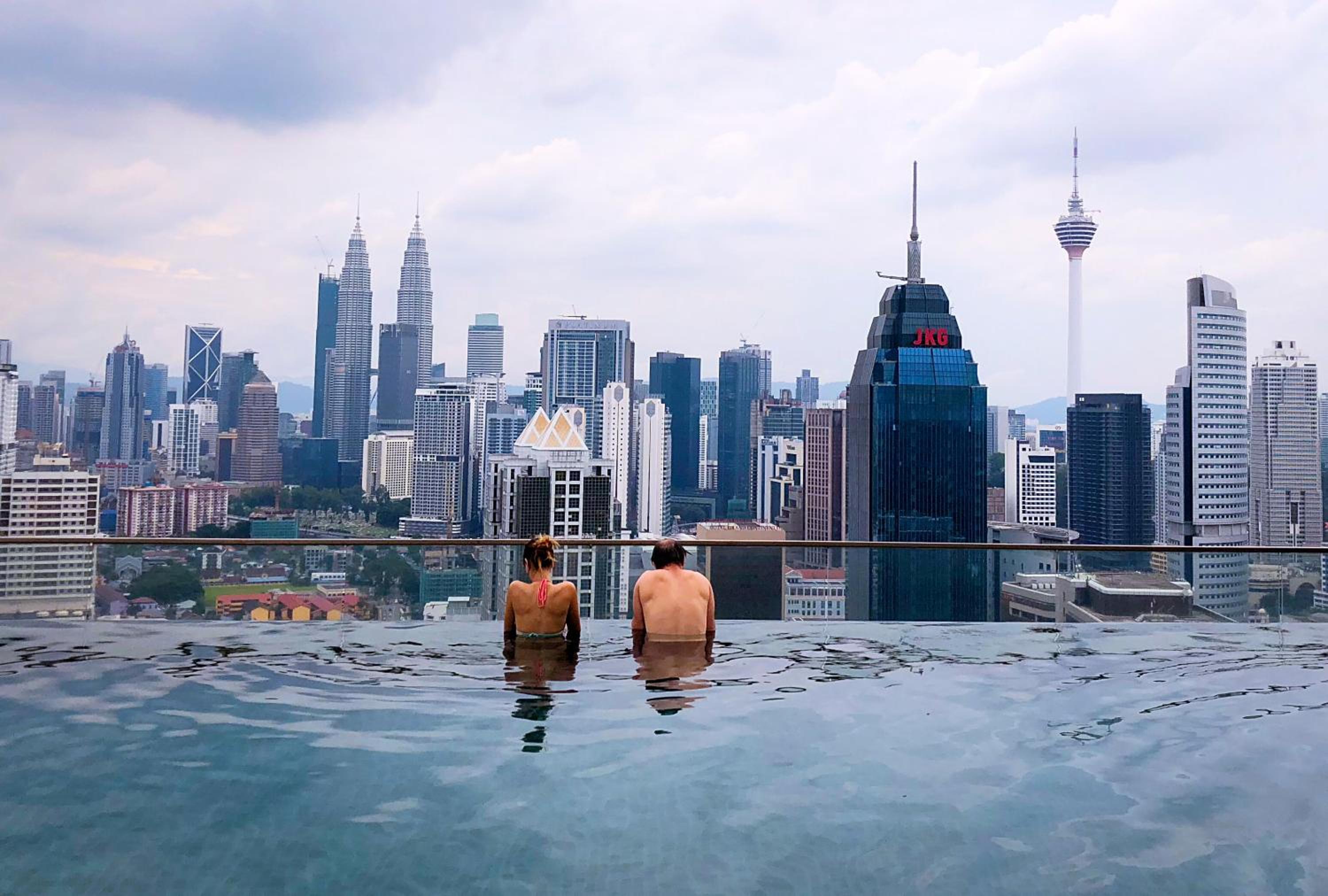 T1 KLCC view Studio@Regalia Infinity Pool