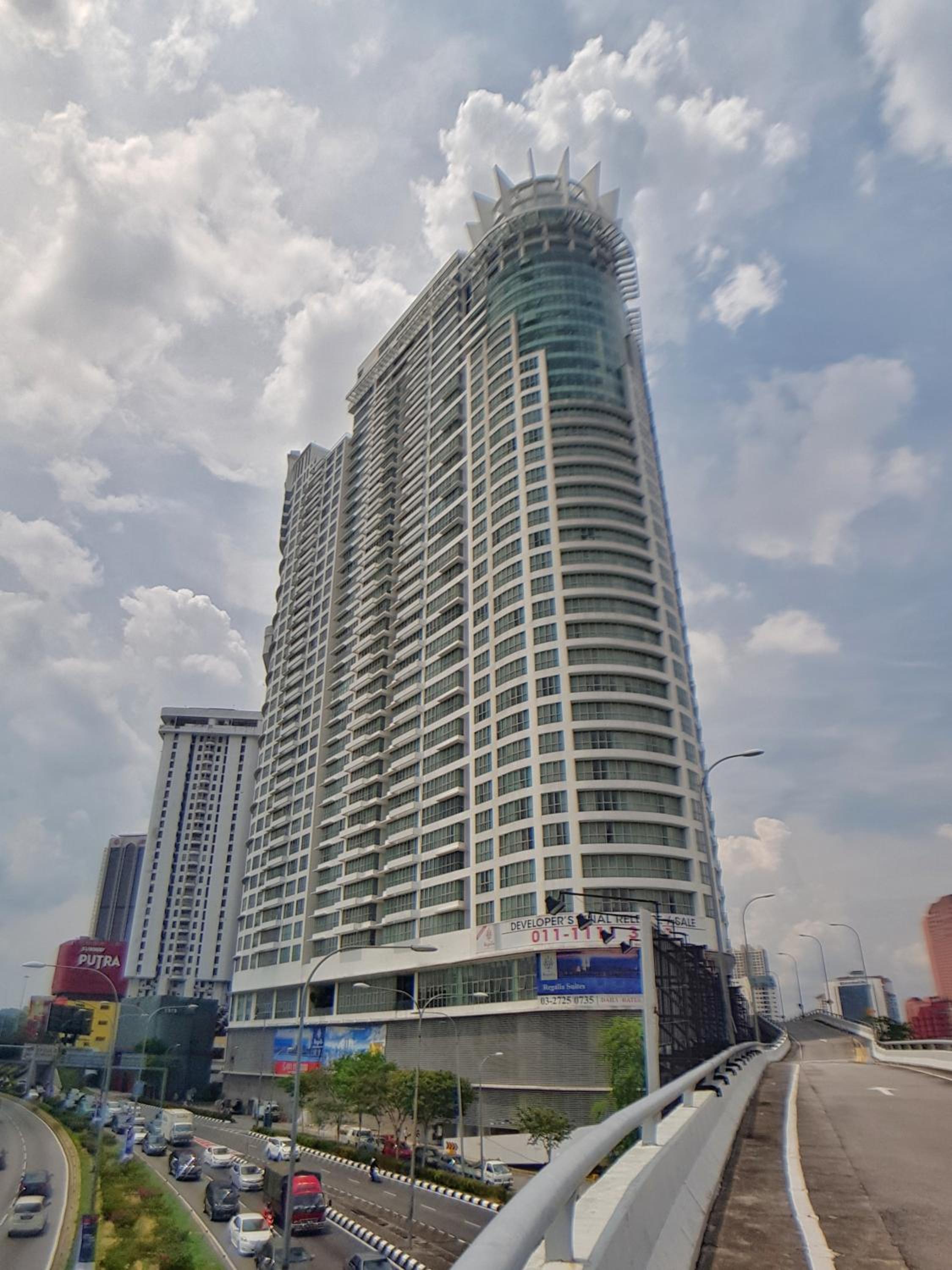 T1 KLCC view Studio@Regalia Infinity Pool