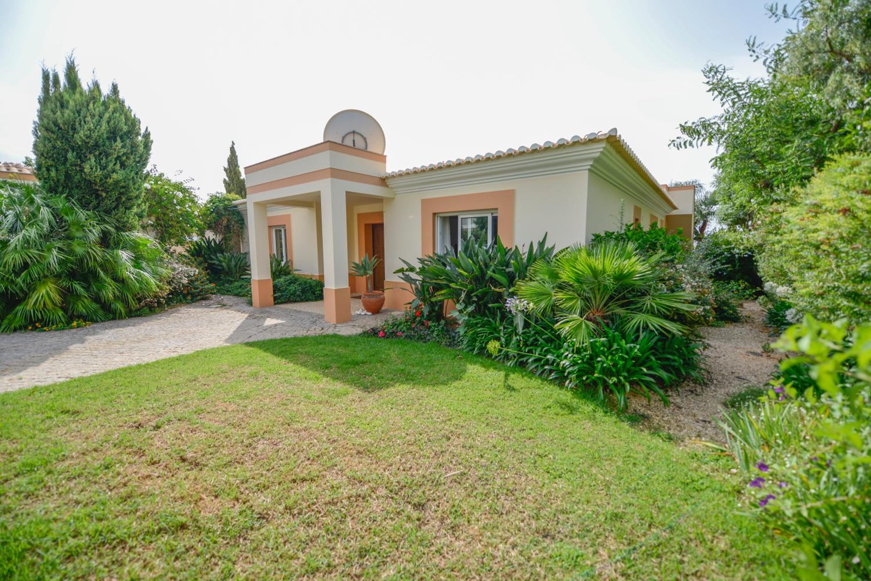 Hotel Ria Alvor Luxurious GolfView Villa - Image 1