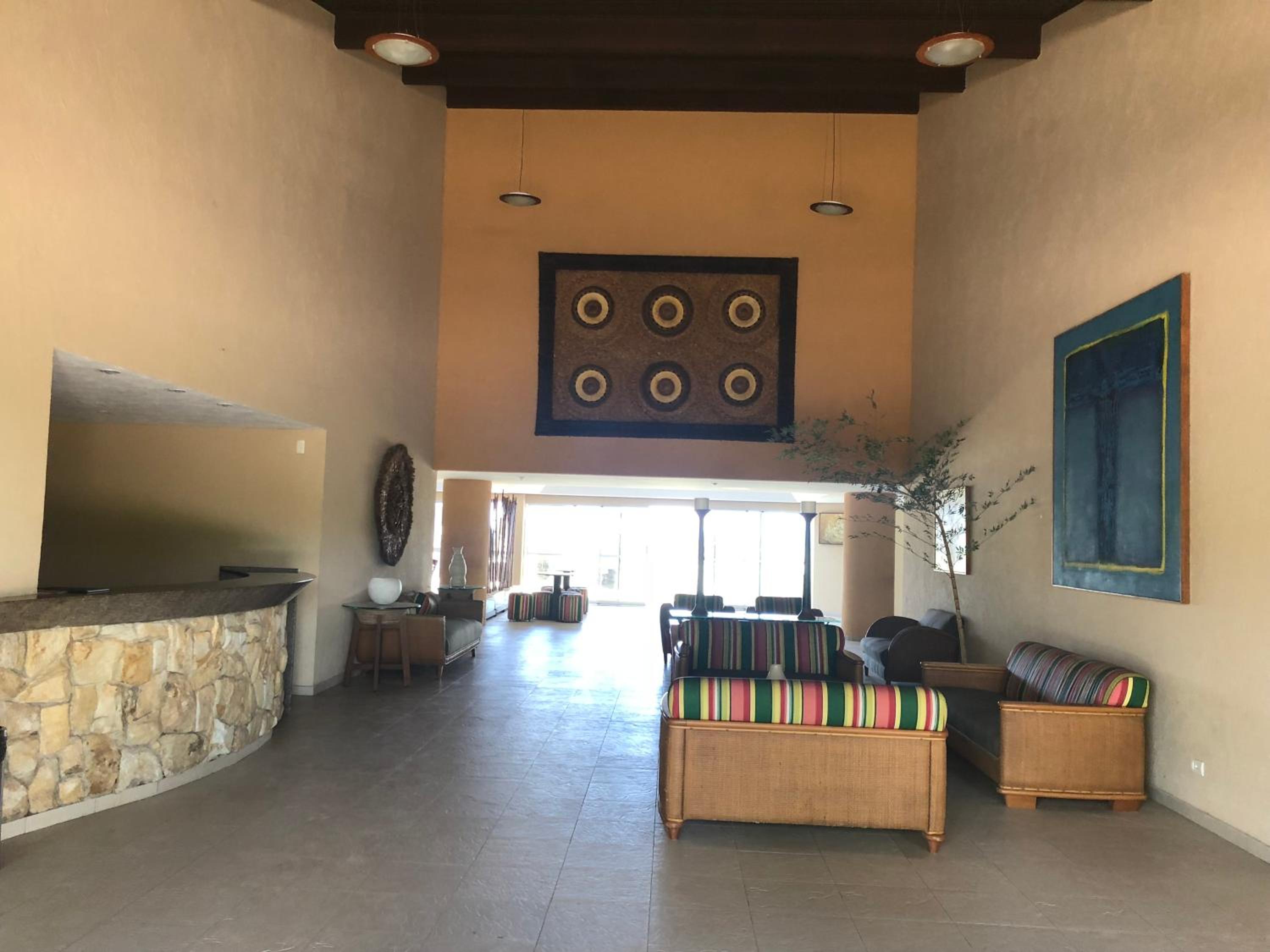 MARUPIARA SUITES- FLAT MURO ALTO