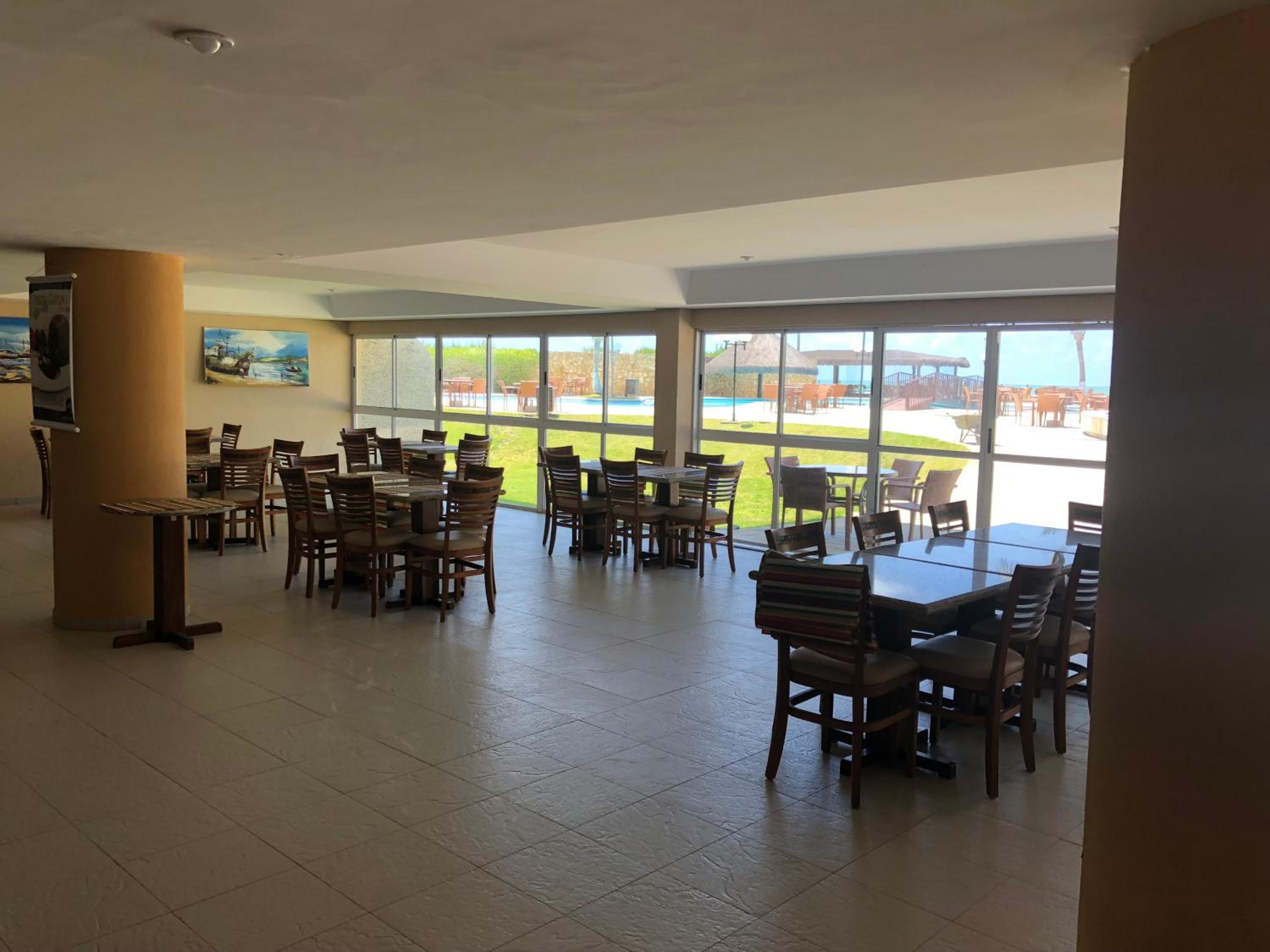MARUPIARA SUITES- FLAT MURO ALTO
