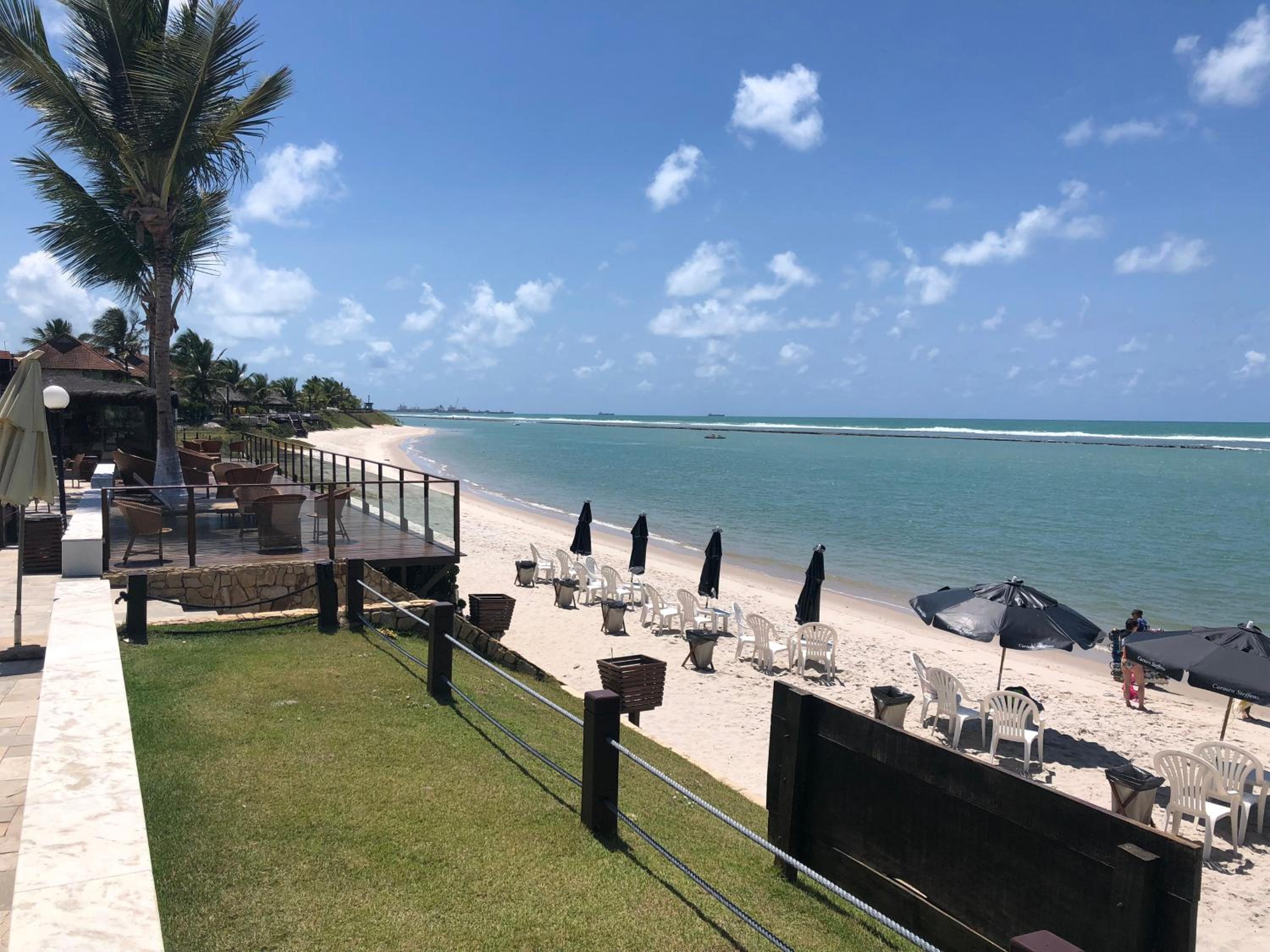MARUPIARA SUITES- FLAT MURO ALTO