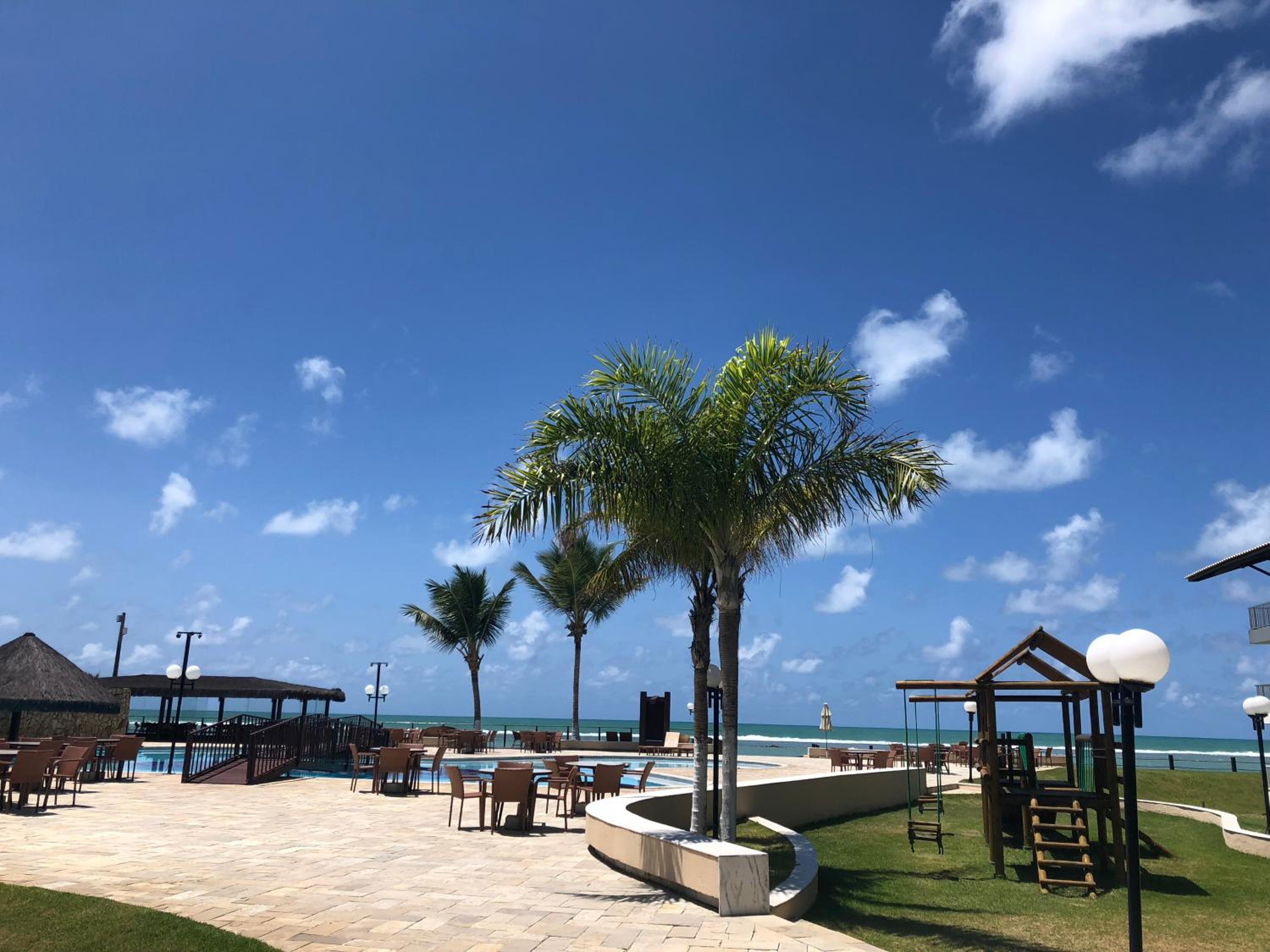 MARUPIARA SUITES- FLAT MURO ALTO