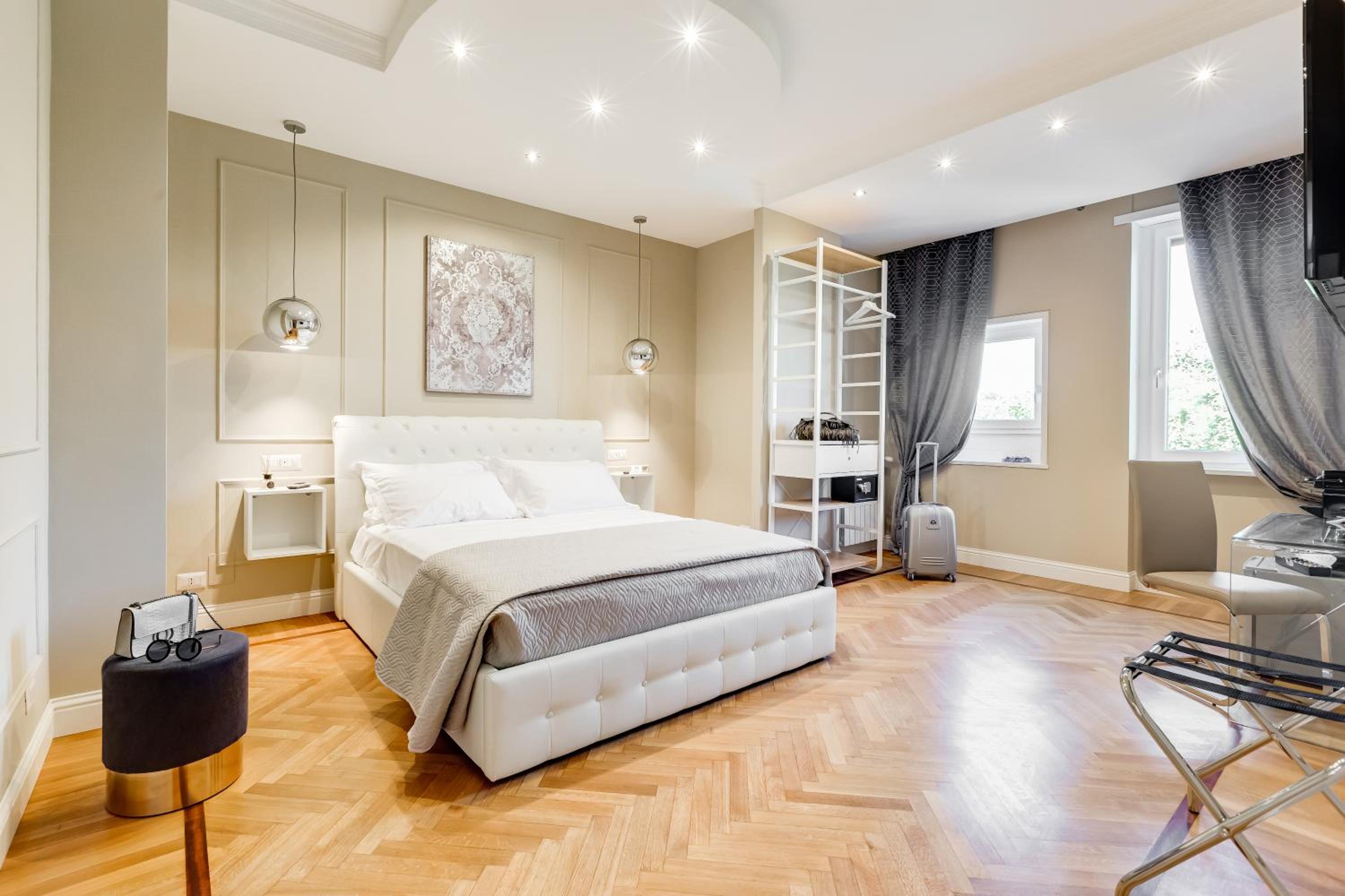 Mellini Palace Suites by Premium Suites Collection photo 5