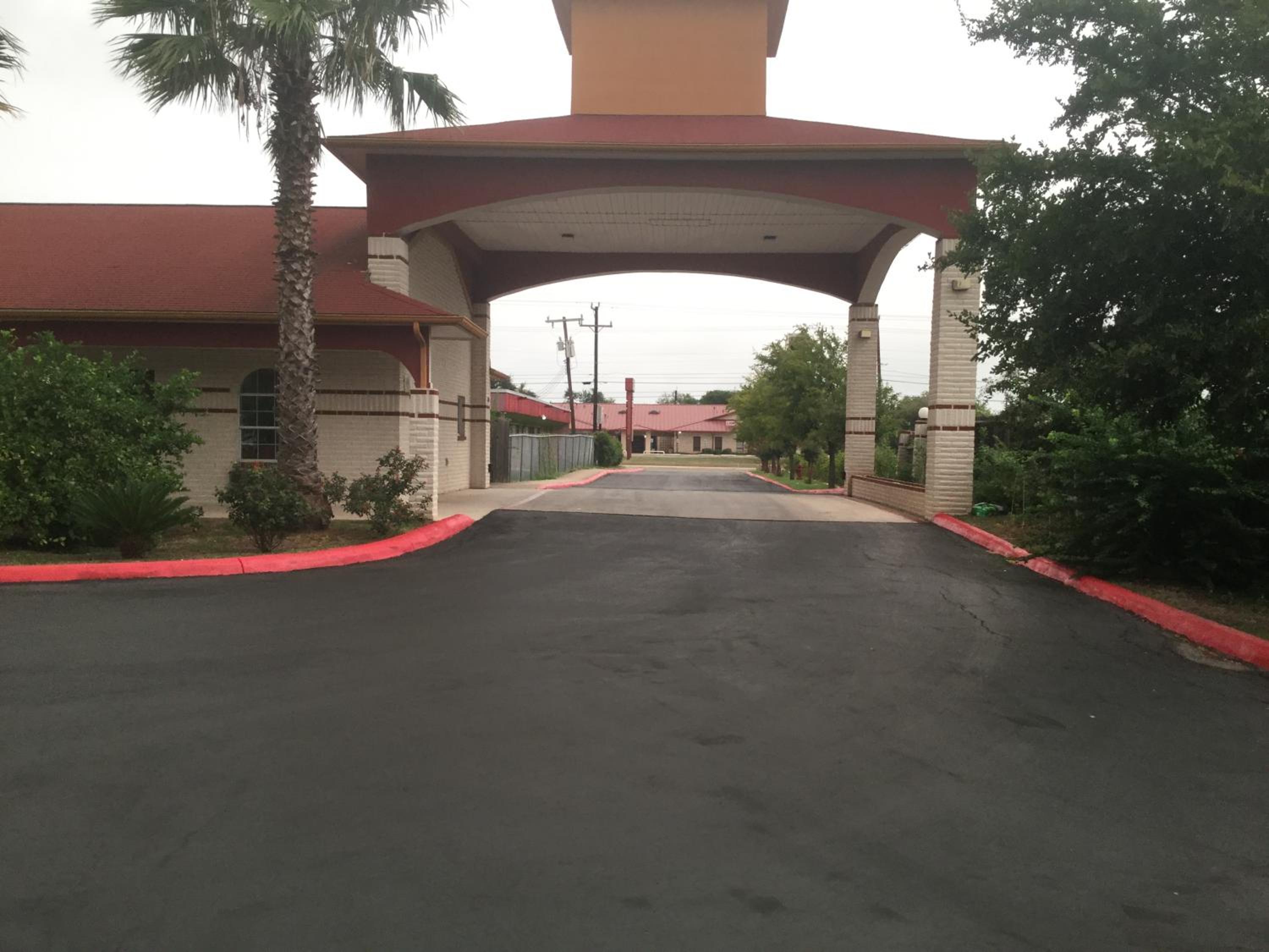 Luxury Inn and Suites Seaworld - Image 1