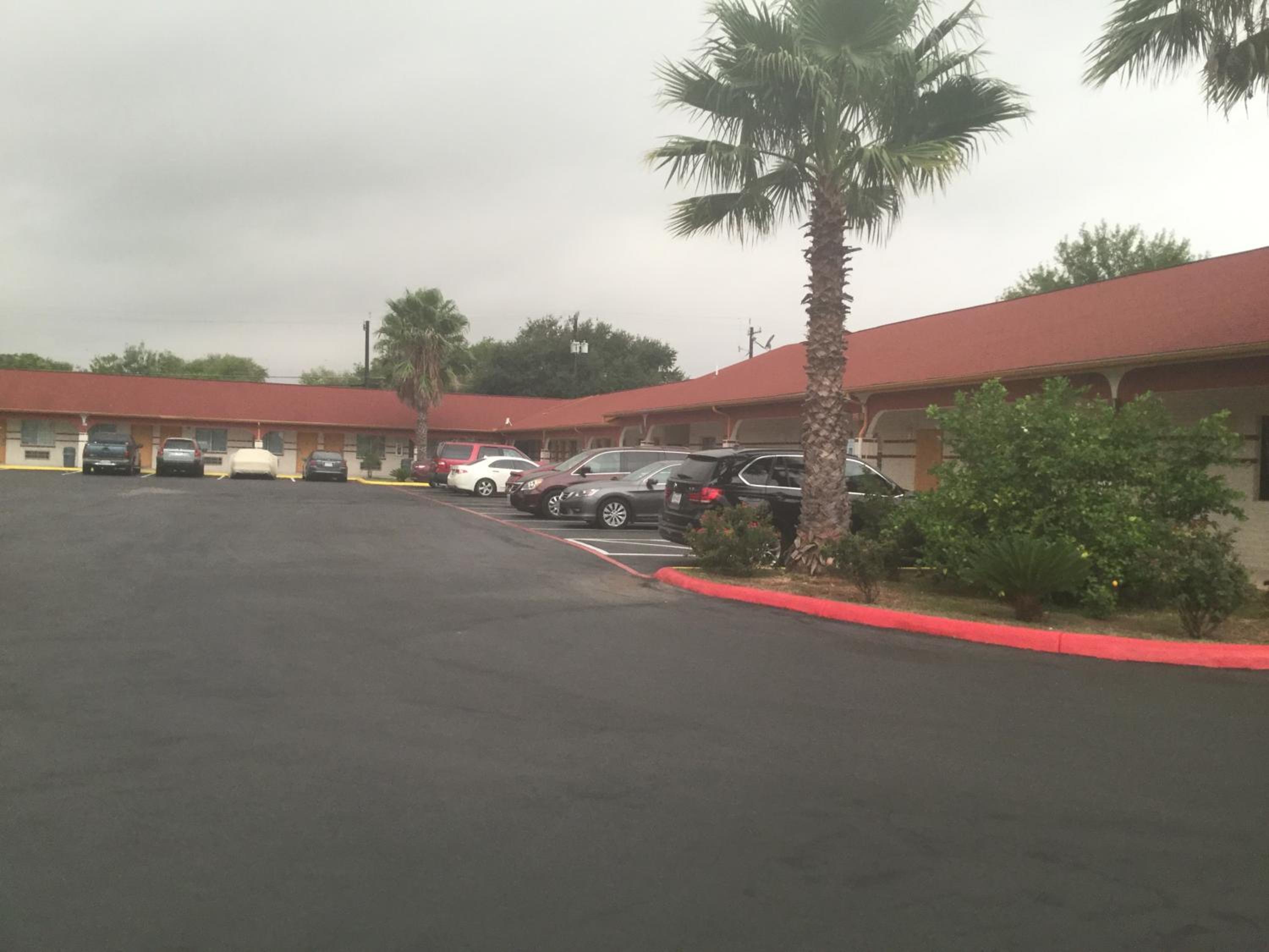 Luxury Inn and Suites Seaworld - Image 2