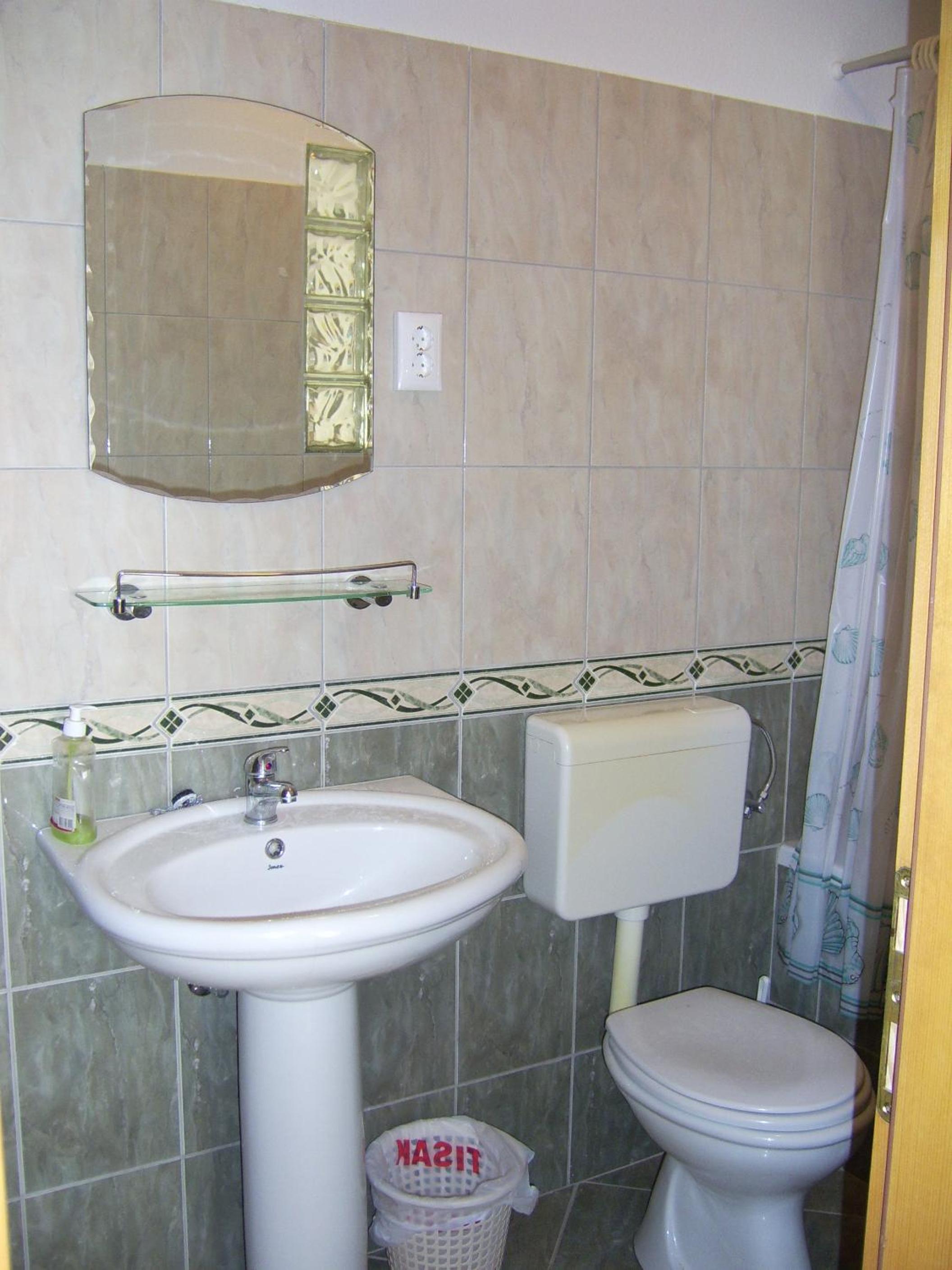 Photo 32