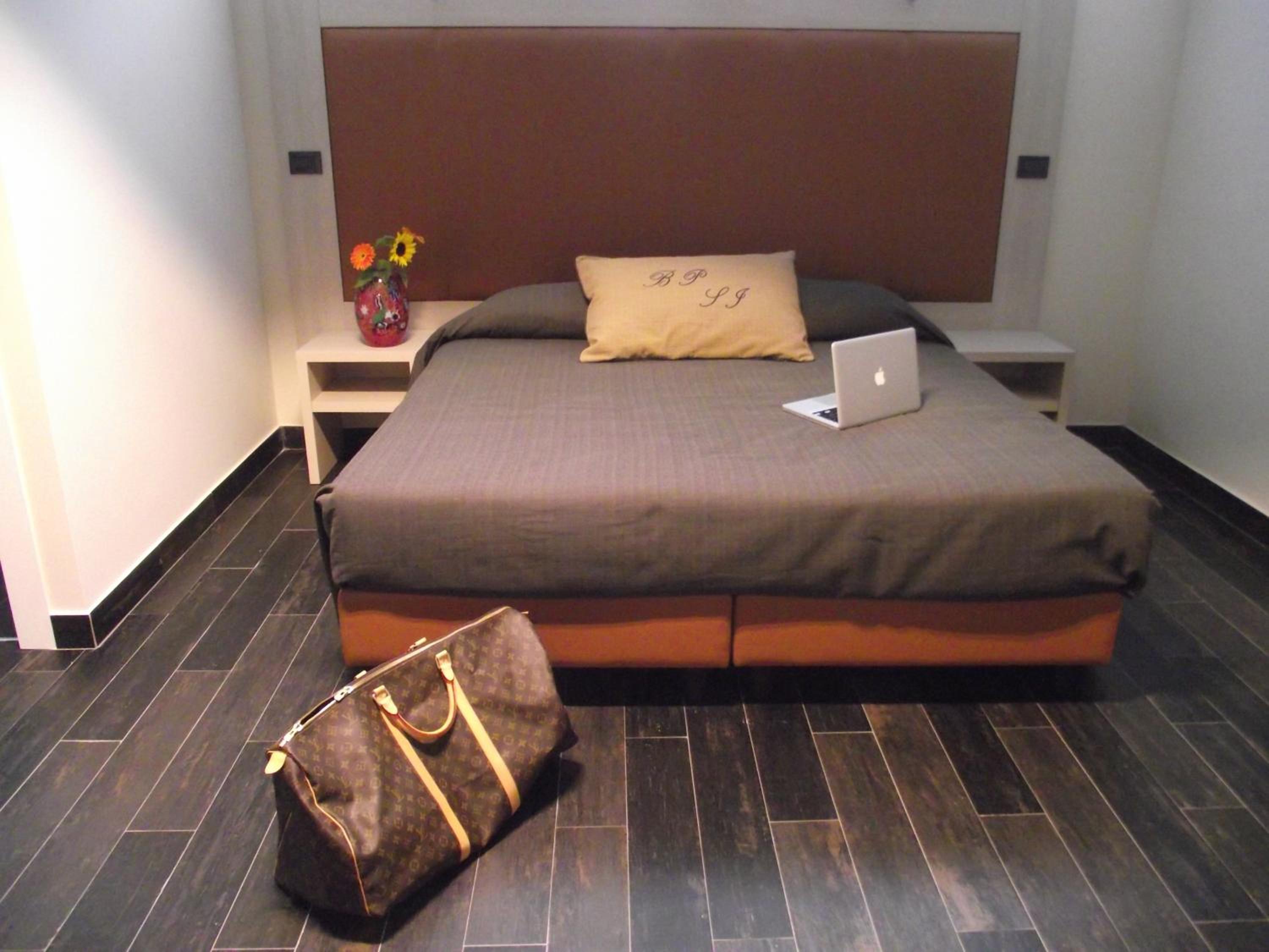 Borgo Pio Suites Inn