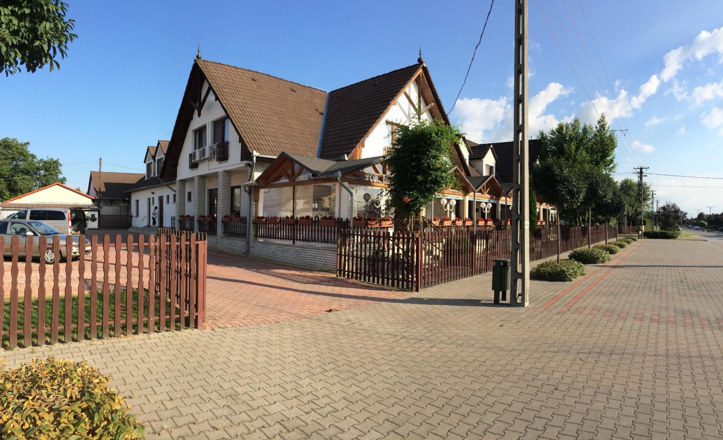 Photo 19